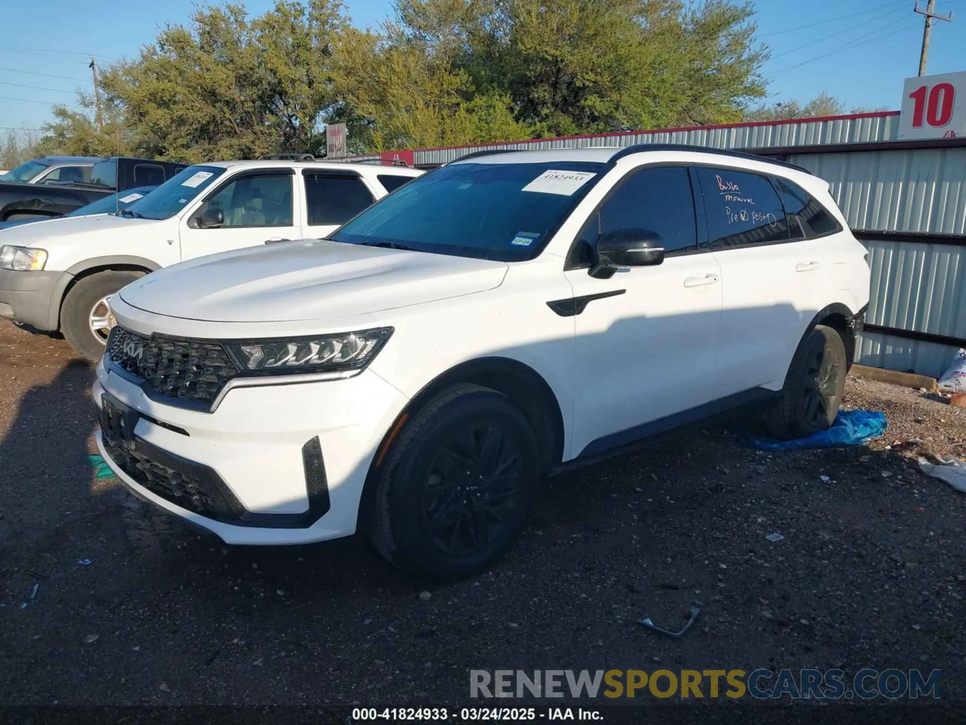 2 Photograph of a damaged car 5XYRL4LC5NG133480 KIA SORENTO 2022