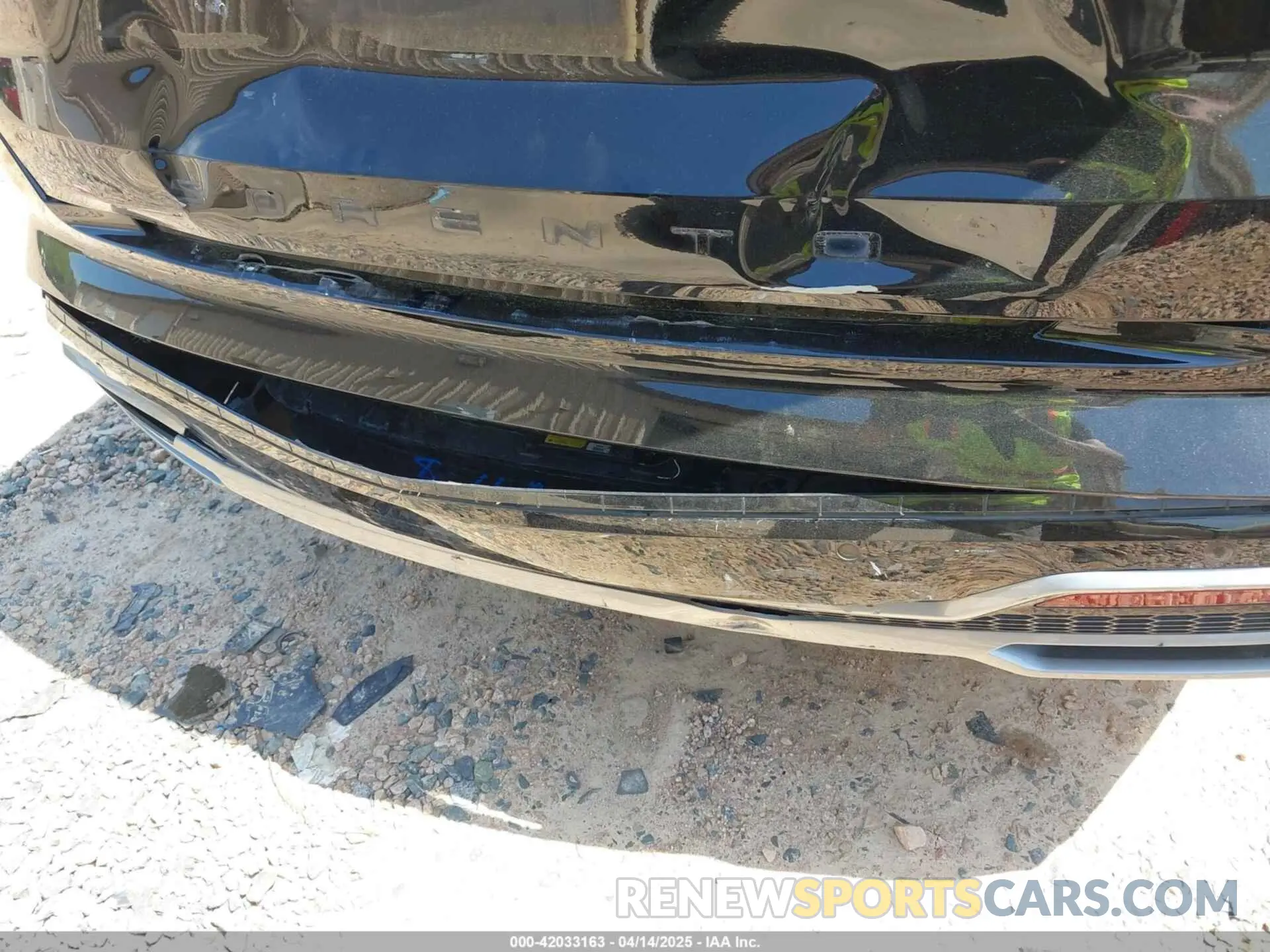 6 Photograph of a damaged car 5XYRL4LC5NG146164 KIA SORENTO 2022