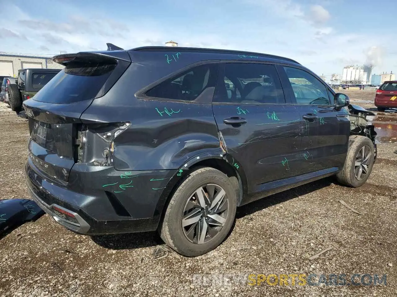 3 Photograph of a damaged car 5XYRL4LC5NG155074 KIA SORENTO 2022