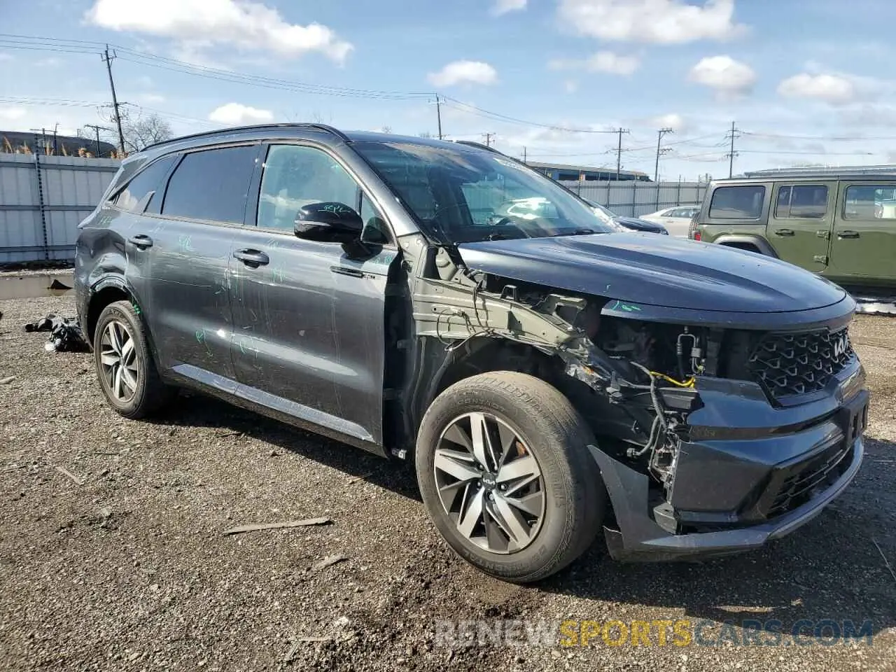 4 Photograph of a damaged car 5XYRL4LC5NG155074 KIA SORENTO 2022