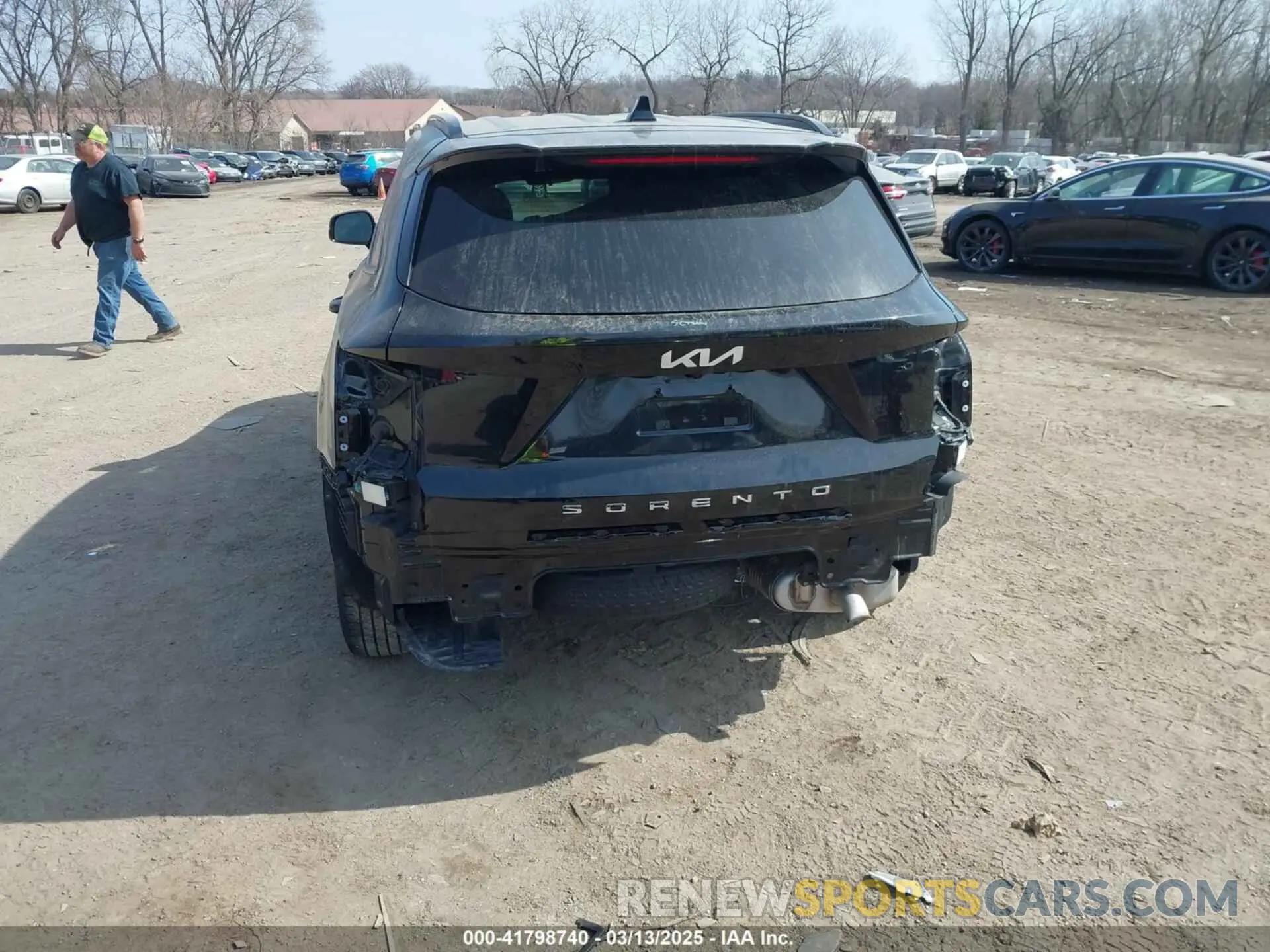 6 Photograph of a damaged car 5XYRL4LC6NG084726 KIA SORENTO 2022