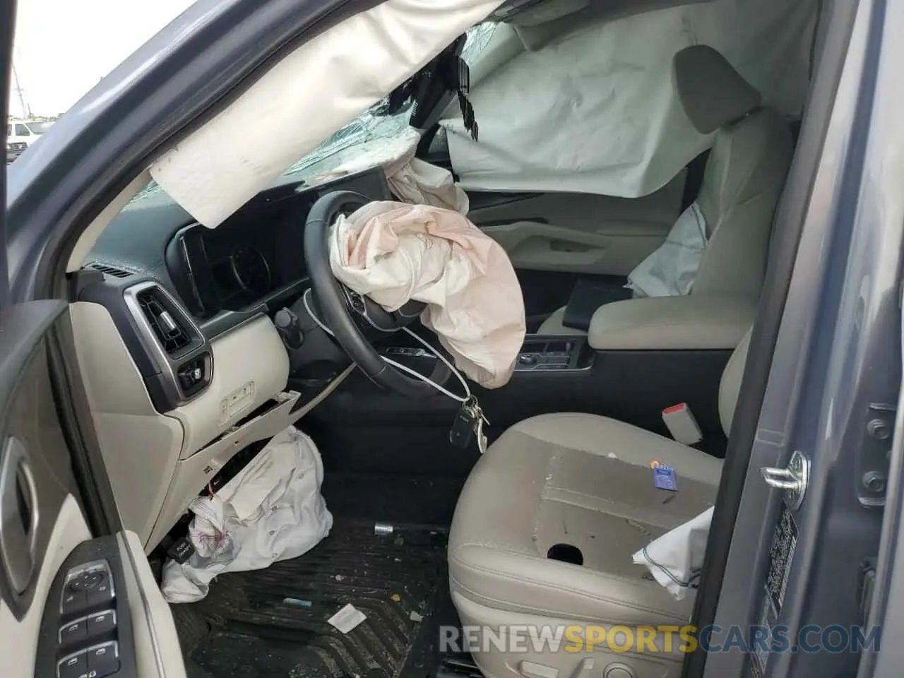 7 Photograph of a damaged car 5XYRL4LC6NG120673 KIA SORENTO 2022