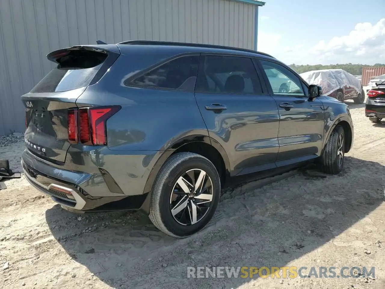 3 Photograph of a damaged car 5XYRL4LC6NG151521 KIA SORENTO 2022