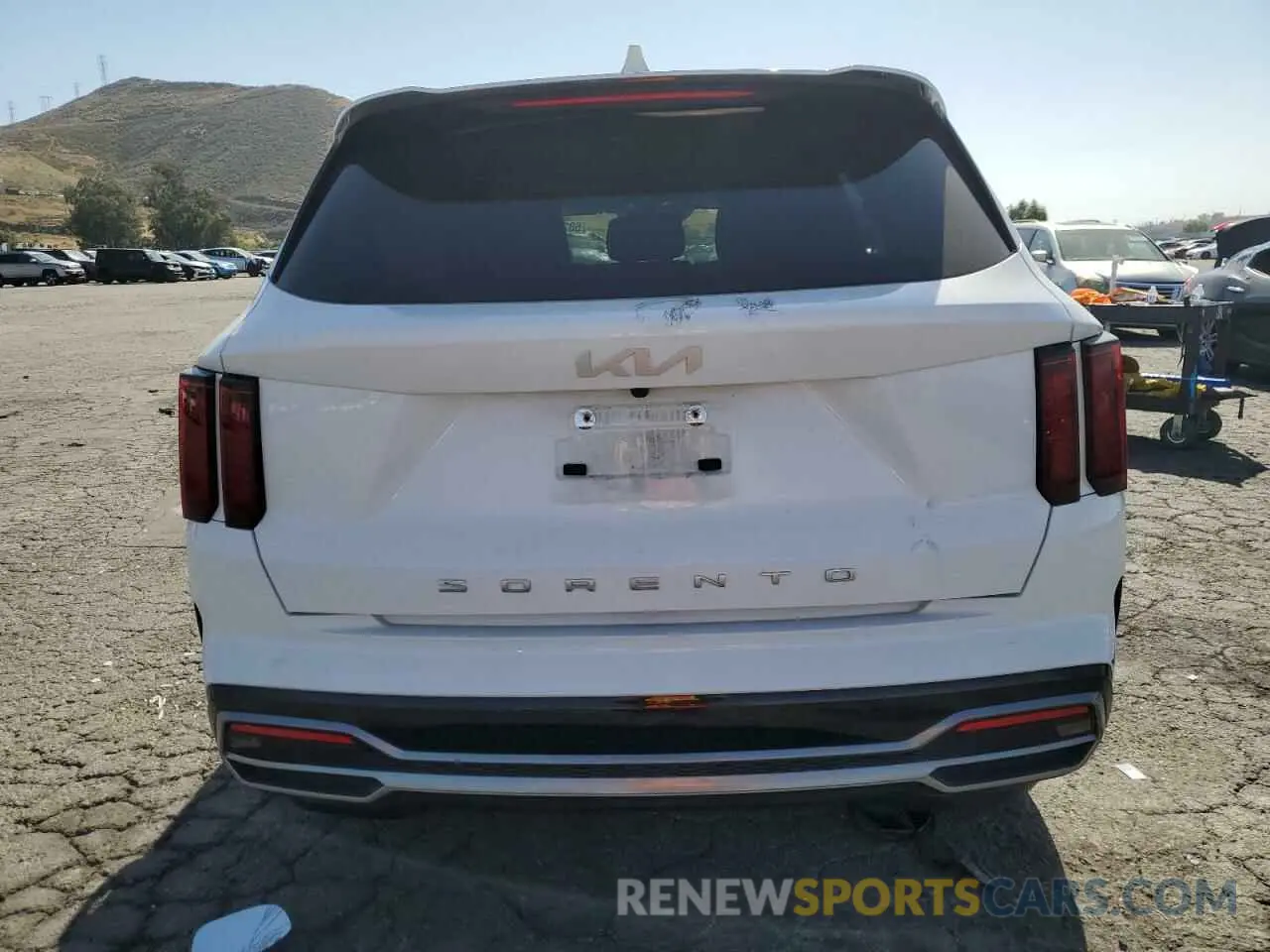 6 Photograph of a damaged car 5XYRL4LC7NG108922 KIA SORENTO 2022