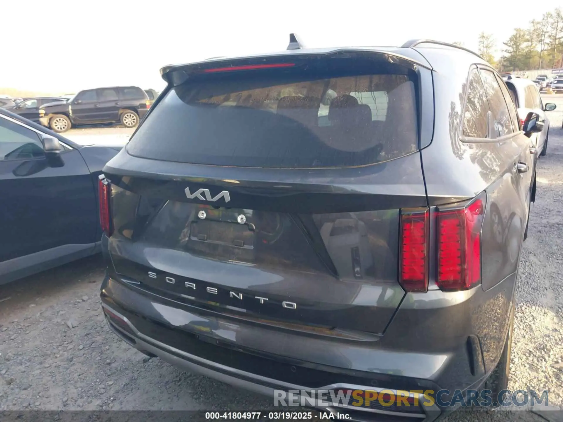 16 Photograph of a damaged car 5XYRL4LC7NG151222 KIA SORENTO 2022