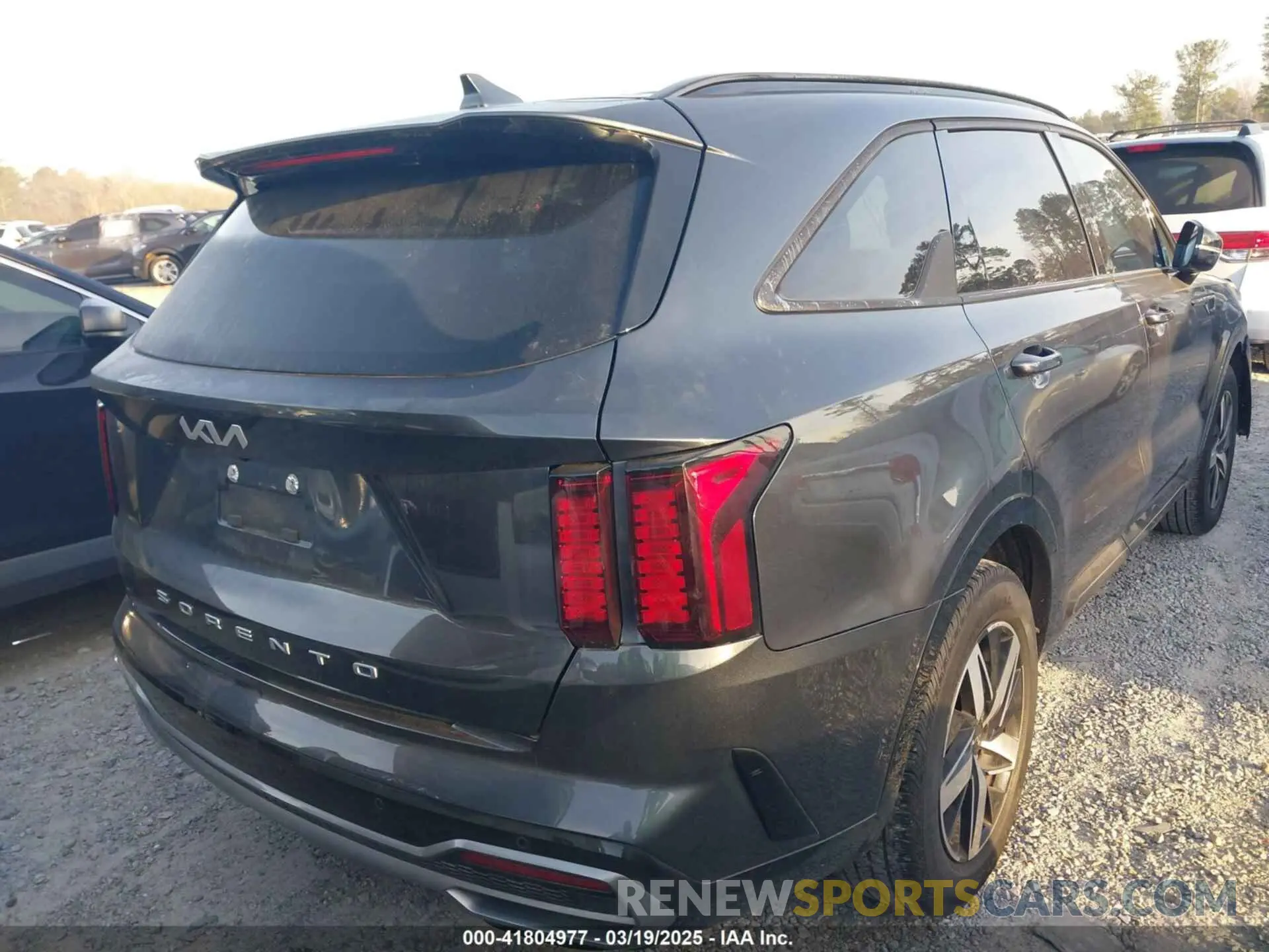 4 Photograph of a damaged car 5XYRL4LC7NG151222 KIA SORENTO 2022