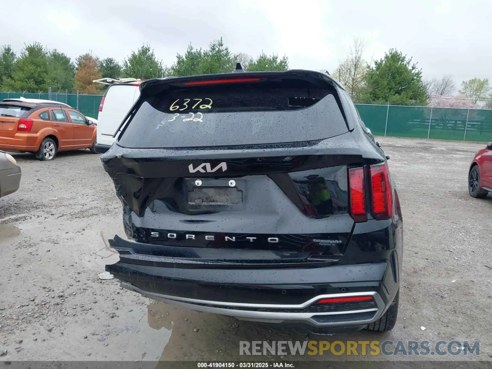 15 Photograph of a damaged car 5XYRL4LC7NG156372 KIA SORENTO 2022