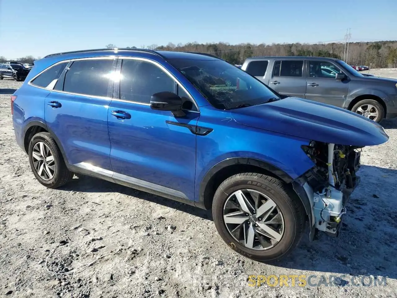 4 Photograph of a damaged car 5XYRL4LC9NG083442 KIA SORENTO 2022