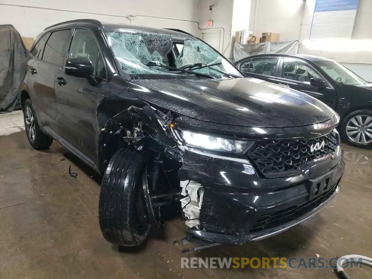 4 Photograph of a damaged car 5XYRL4LC9NG087328 KIA SORENTO 2022