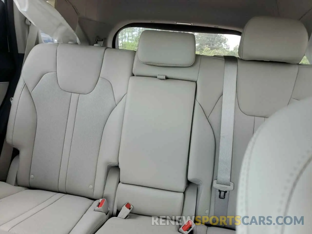 10 Photograph of a damaged car 5XYRL4LC9NG144904 KIA SORENTO 2022
