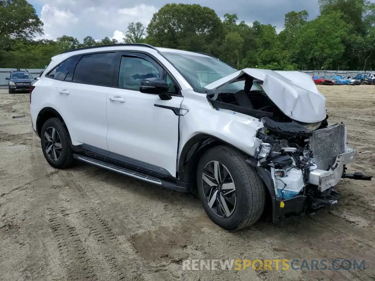 4 Photograph of a damaged car 5XYRL4LC9NG144904 KIA SORENTO 2022