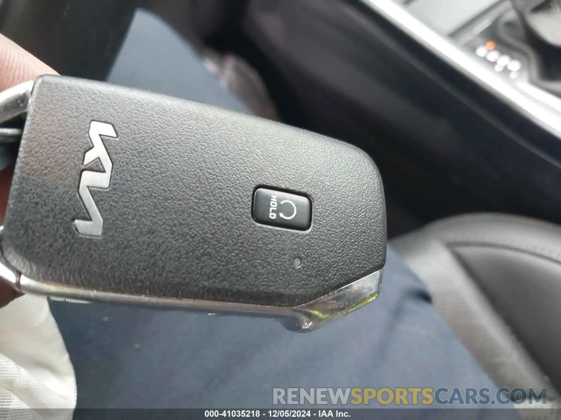 11 Photograph of a damaged car 5XYRL4LCXNG151117 KIA SORENTO 2022