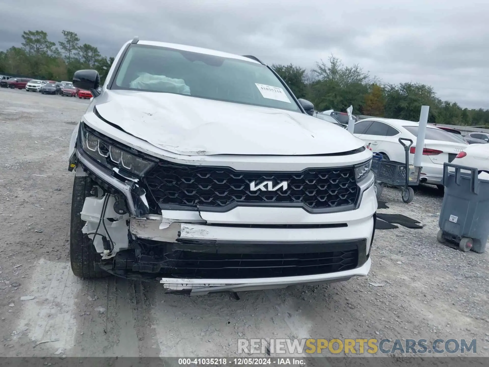 12 Photograph of a damaged car 5XYRL4LCXNG151117 KIA SORENTO 2022