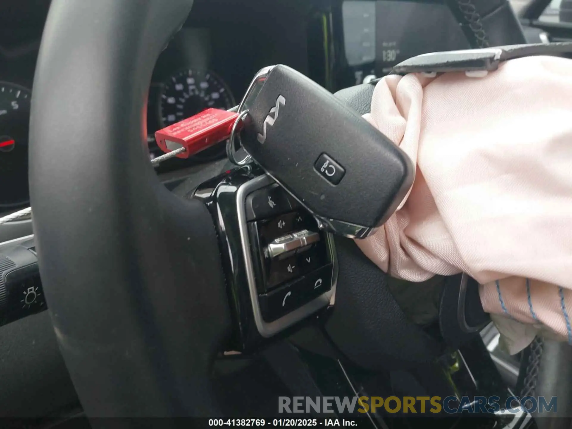 11 Photograph of a damaged car 5XYRL4LCXNG159816 KIA SORENTO 2022