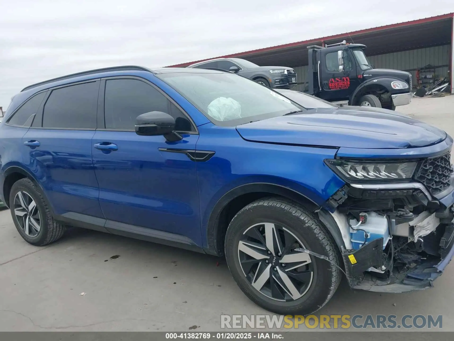 13 Photograph of a damaged car 5XYRL4LCXNG159816 KIA SORENTO 2022