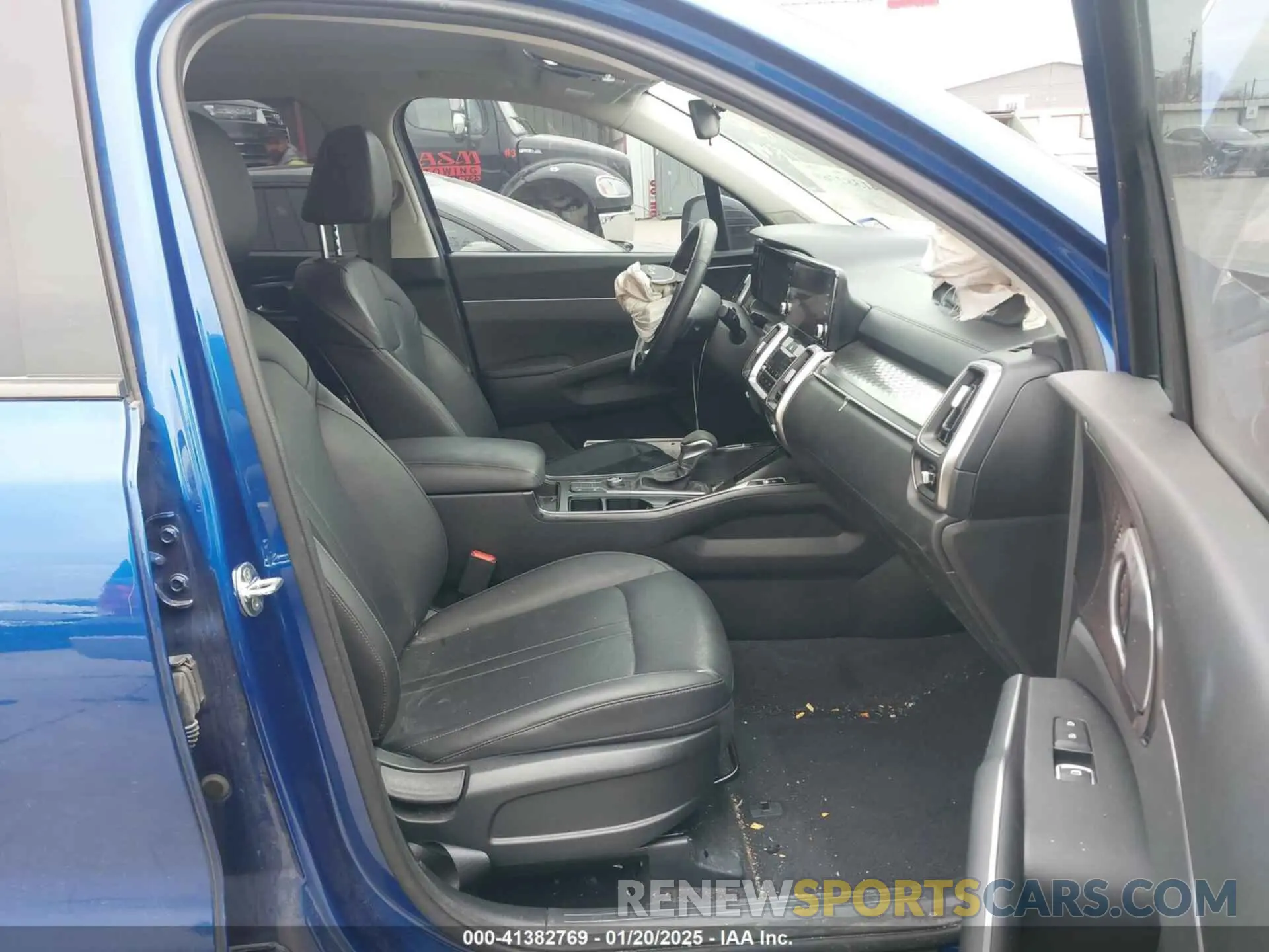5 Photograph of a damaged car 5XYRL4LCXNG159816 KIA SORENTO 2022