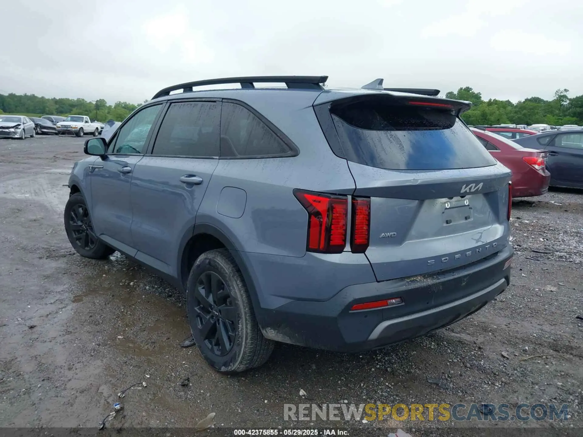 3 Photograph of a damaged car 5XYRLDLC1NG085105 KIA SORENTO 2022