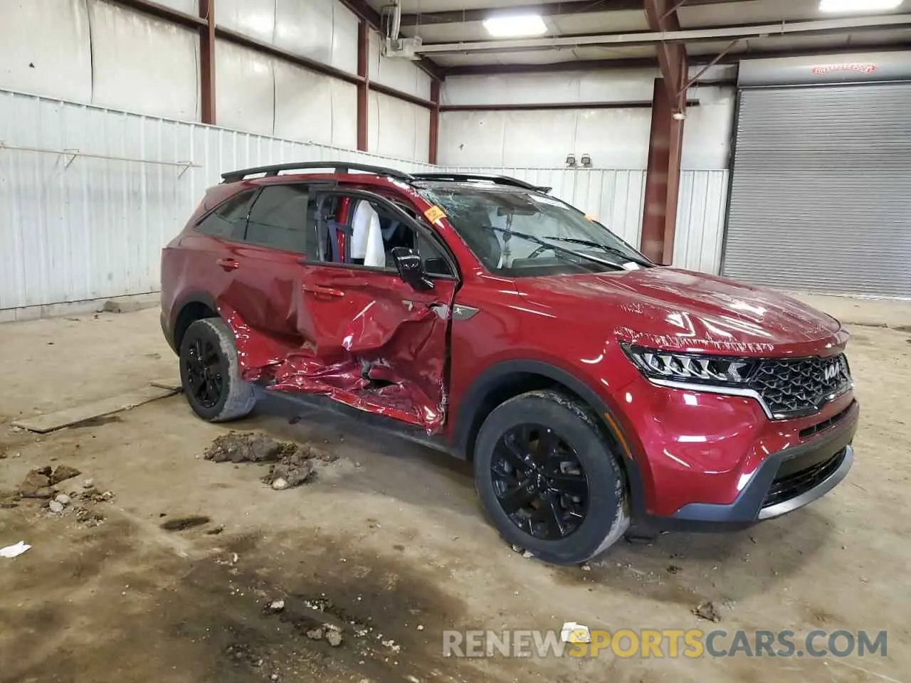 4 Photograph of a damaged car 5XYRLDLC1NG085136 KIA SORENTO 2022
