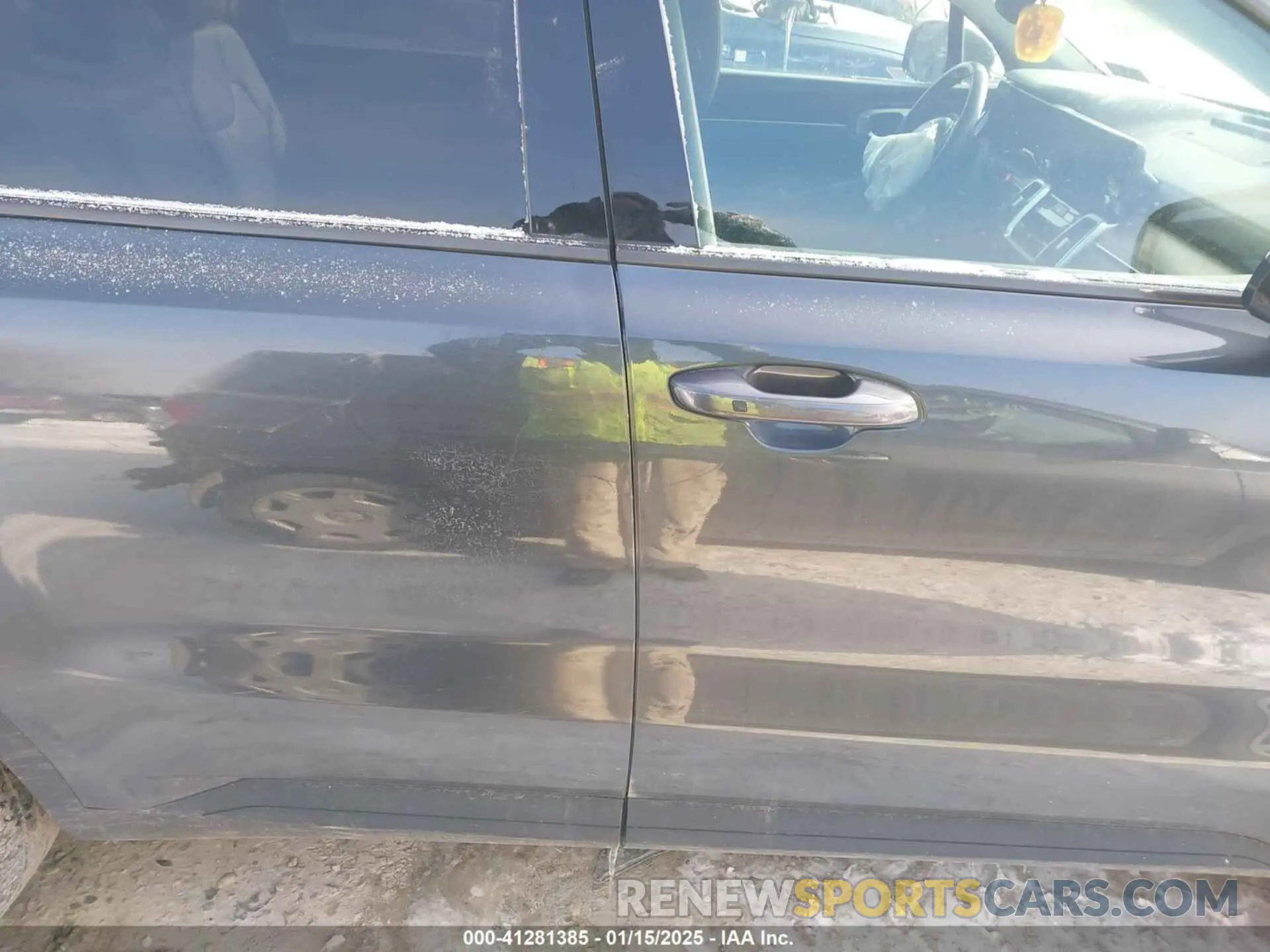 14 Photograph of a damaged car 5XYRLDLC2NG157333 KIA SORENTO 2022