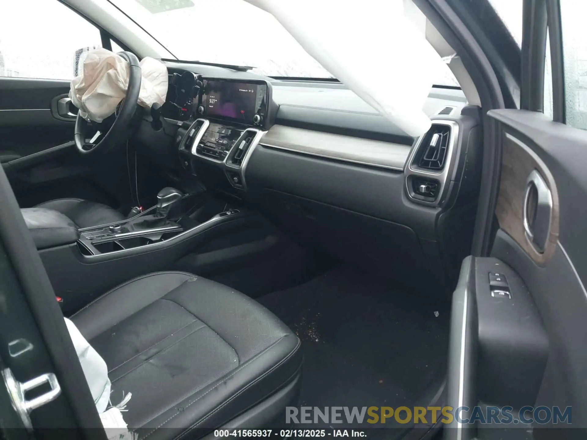 5 Photograph of a damaged car 5XYRLDLC2NG161723 KIA SORENTO 2022