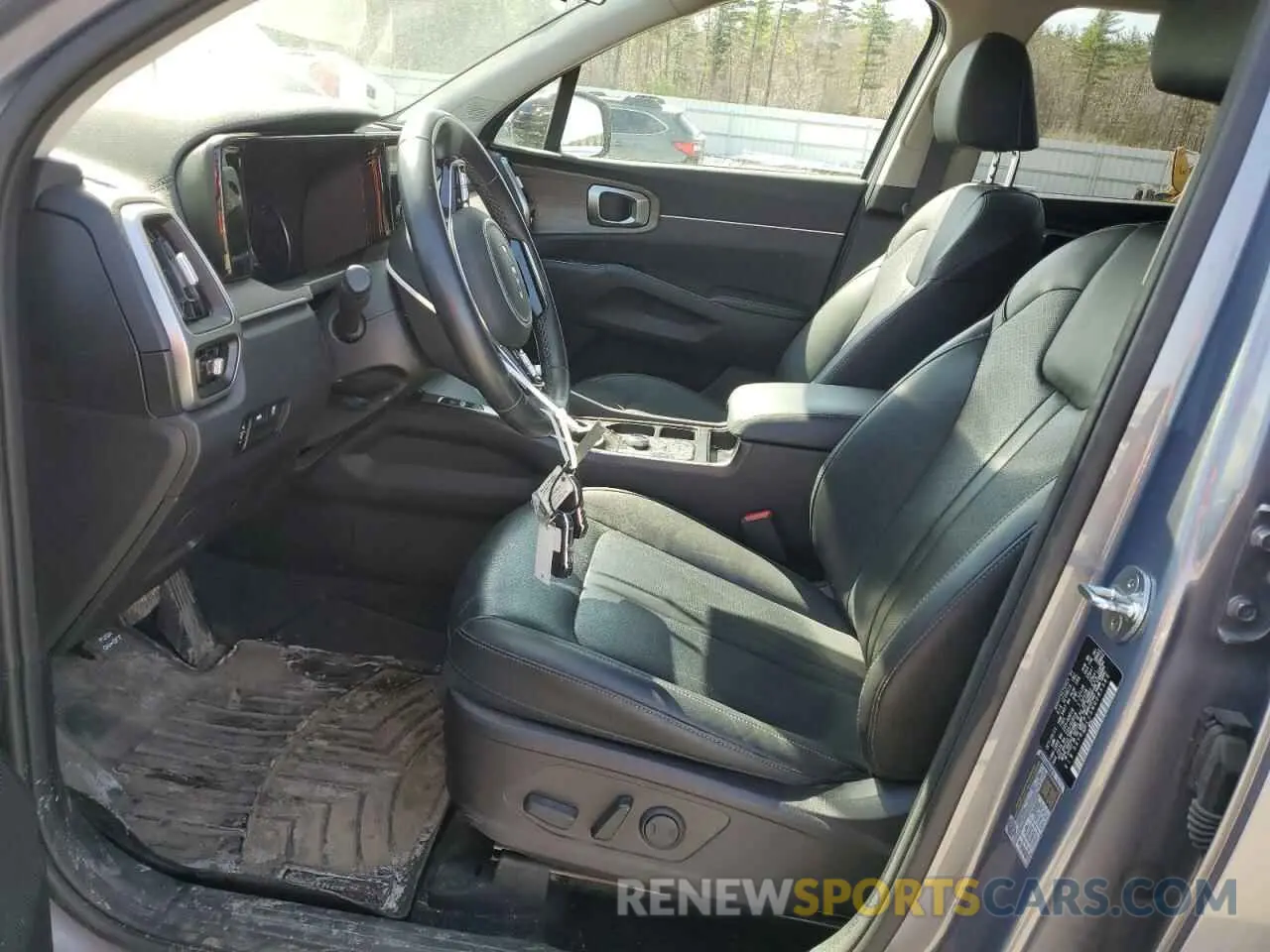 7 Photograph of a damaged car 5XYRLDLC5NG085365 KIA SORENTO 2022
