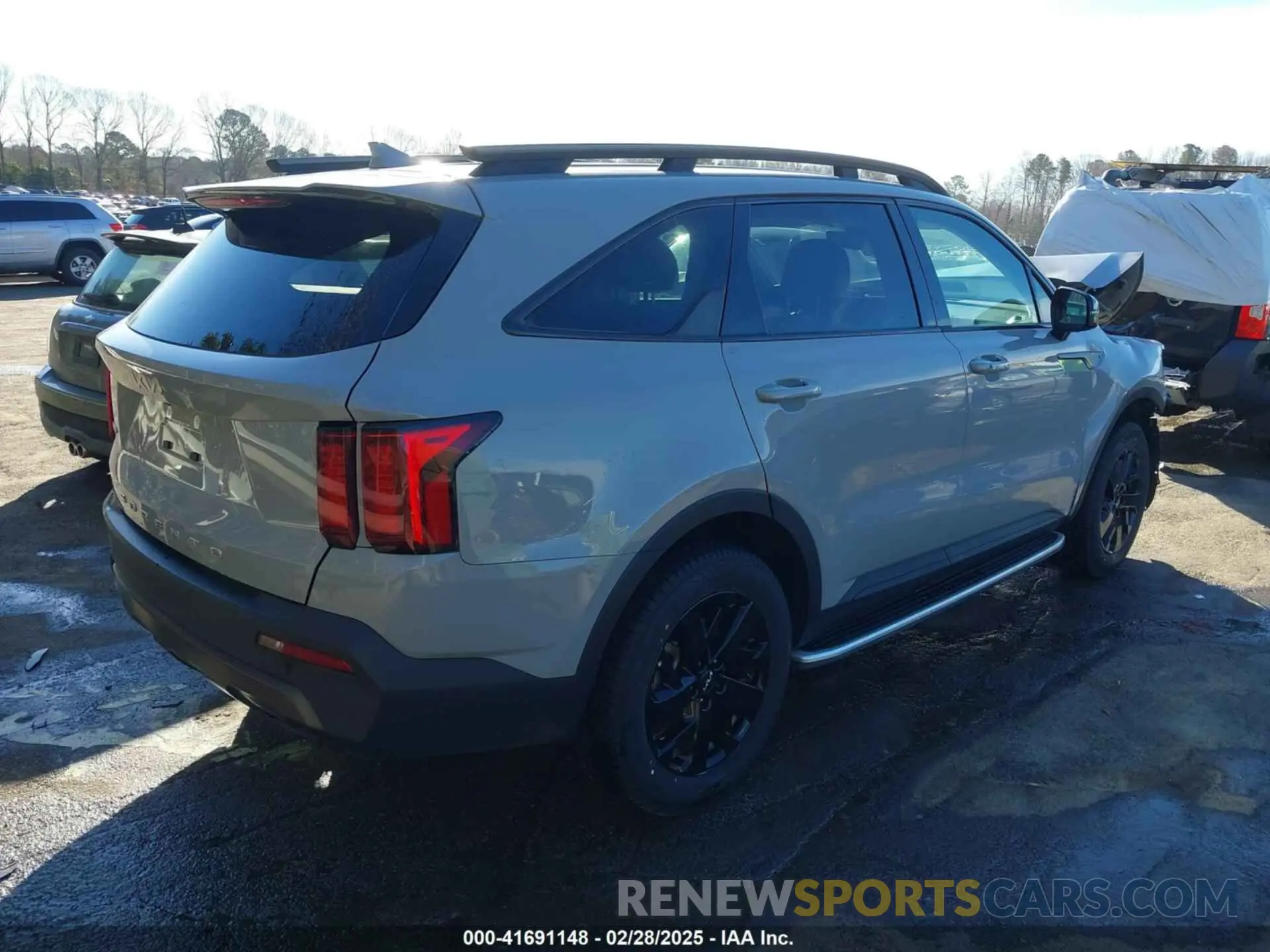 4 Photograph of a damaged car 5XYRLDLC5NG119949 KIA SORENTO 2022