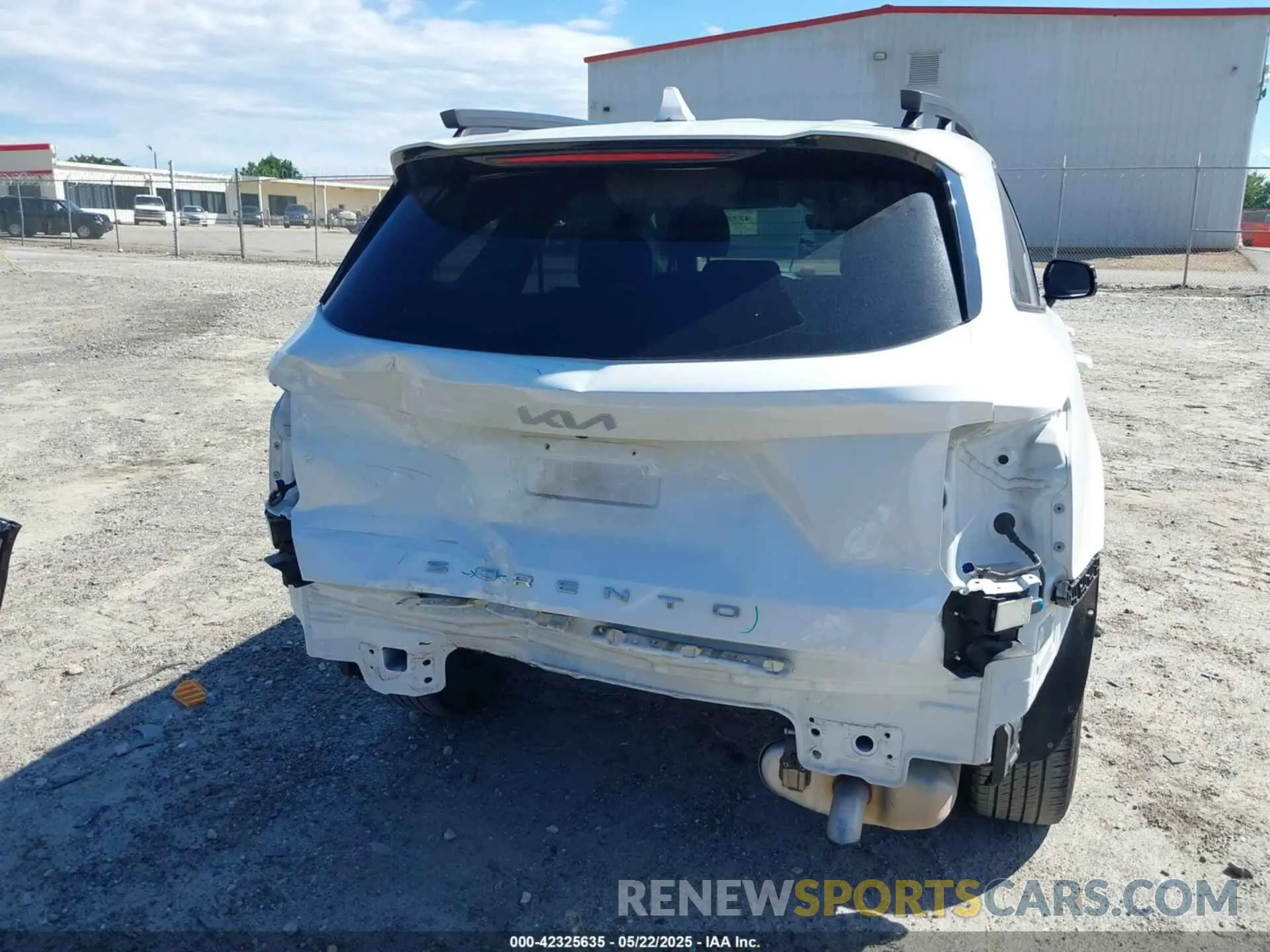 17 Photograph of a damaged car 5XYRLDLC7NG145162 KIA SORENTO 2022
