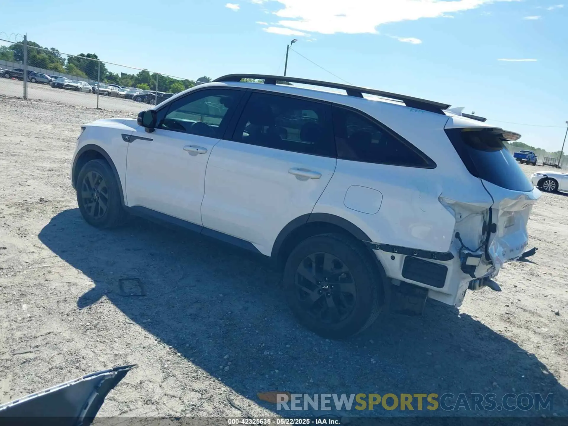 3 Photograph of a damaged car 5XYRLDLC7NG145162 KIA SORENTO 2022