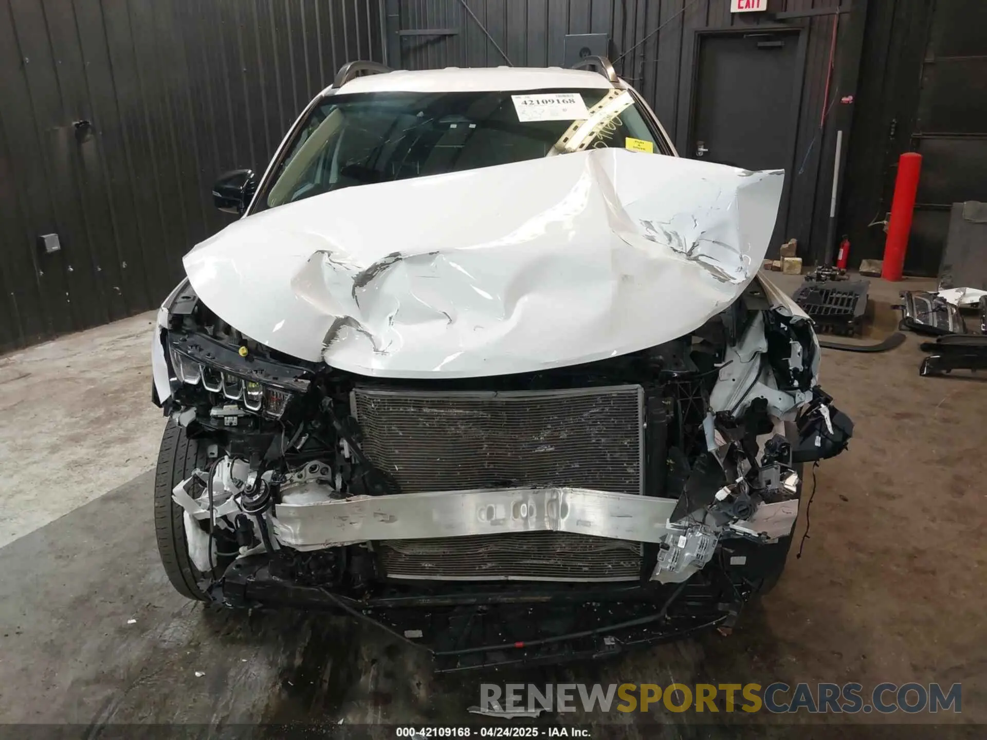 6 Photograph of a damaged car 5XYRLDLC9NG118254 KIA SORENTO 2022