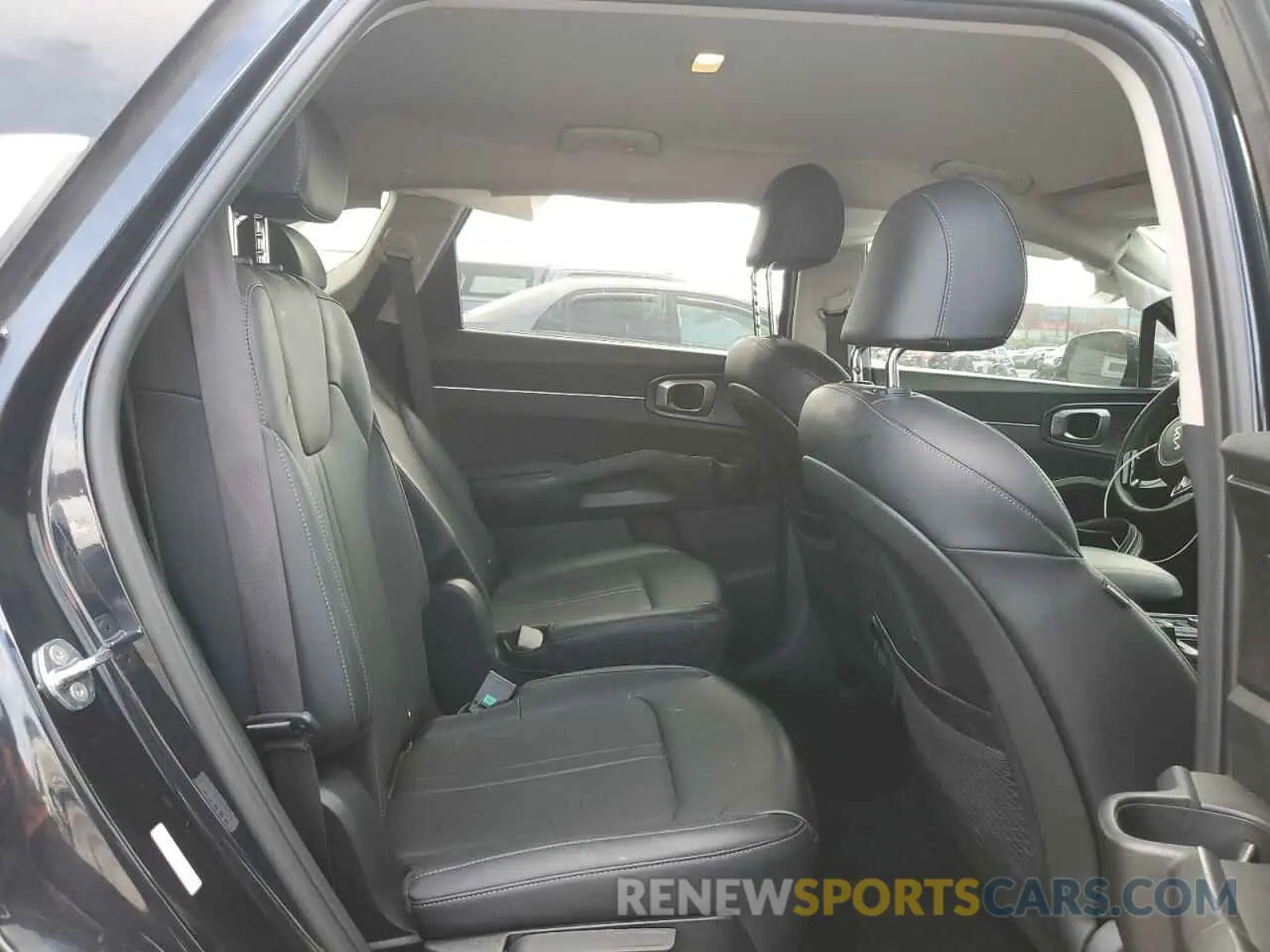 11 Photograph of a damaged car KNDRG4LG2N5120377 KIA SORENTO 2022