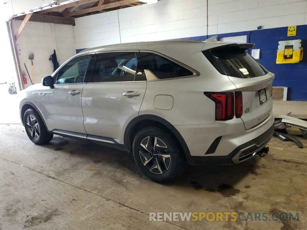2 Photograph of a damaged car KNDRGDLG1N5112951 KIA SORENTO 2022