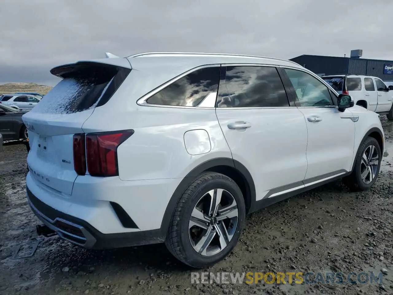 3 Photograph of a damaged car KNDRJDLH2N5072387 KIA SORENTO 2022
