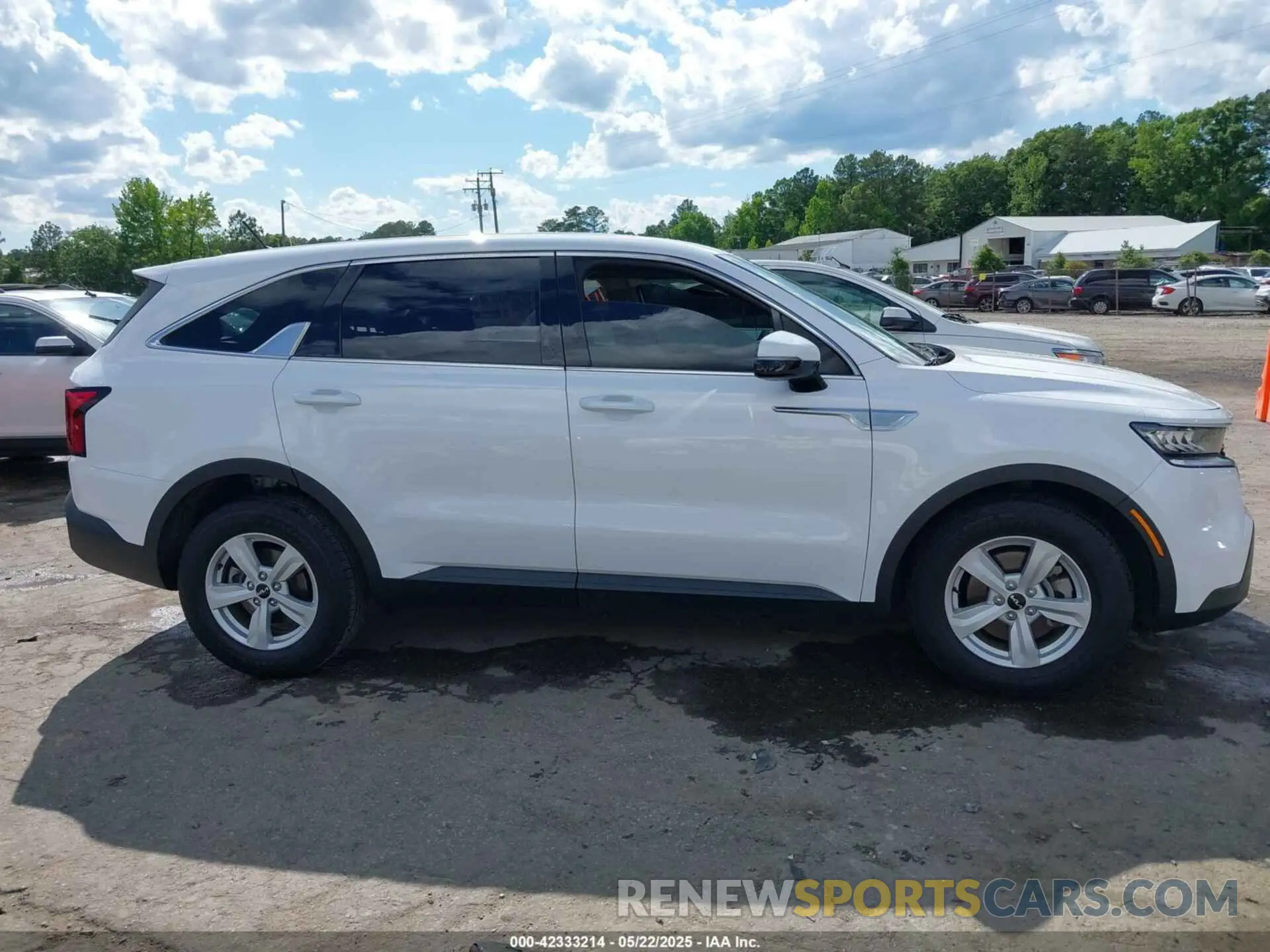 13 Photograph of a damaged car 5XYRG4LC3PG215392 KIA SORENTO 2023