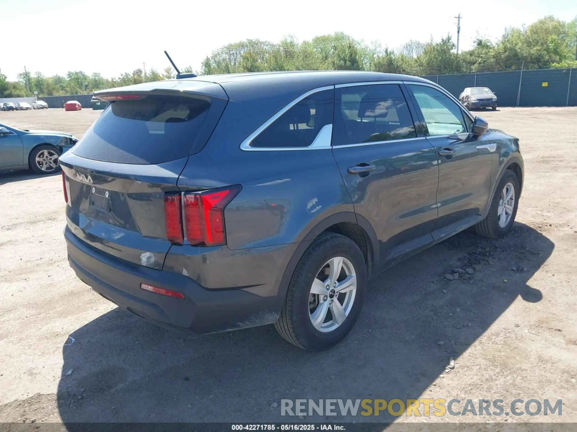 4 Photograph of a damaged car 5XYRG4LC5PG245624 KIA SORENTO 2023