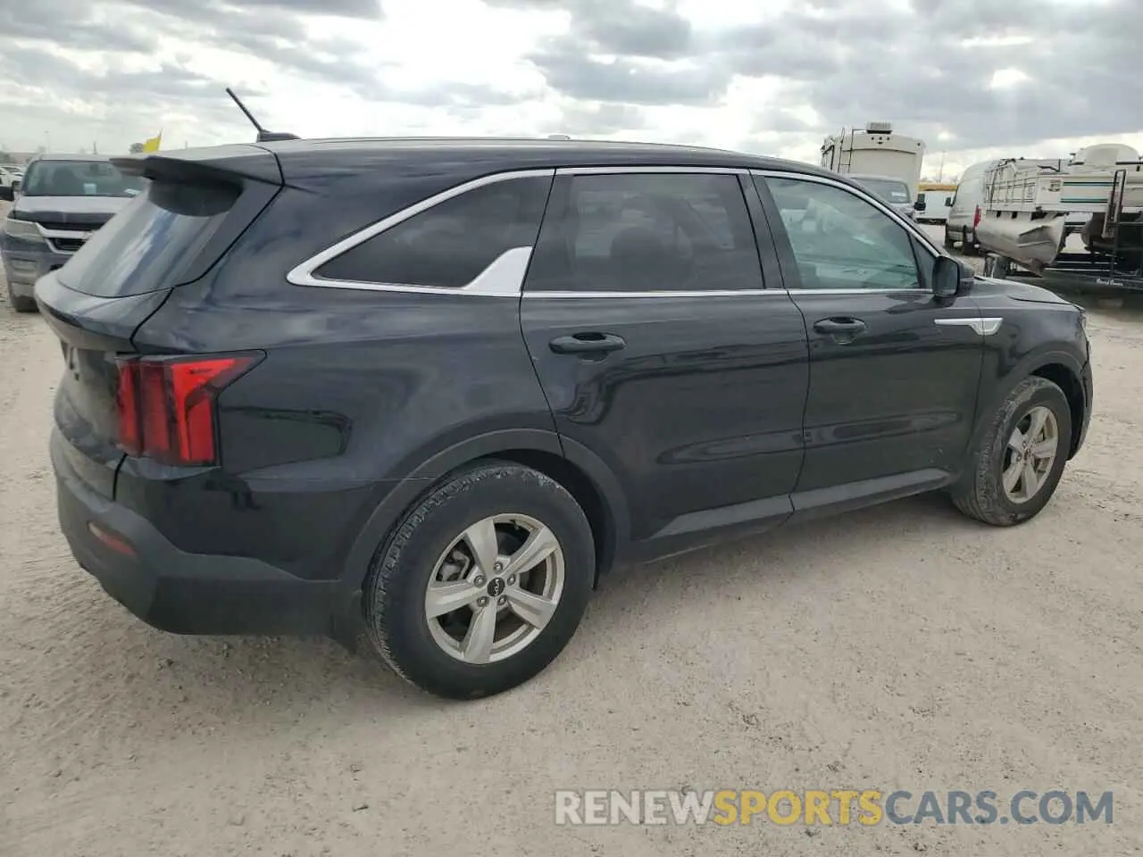 3 Photograph of a damaged car 5XYRG4LC8PG240207 KIA SORENTO 2023