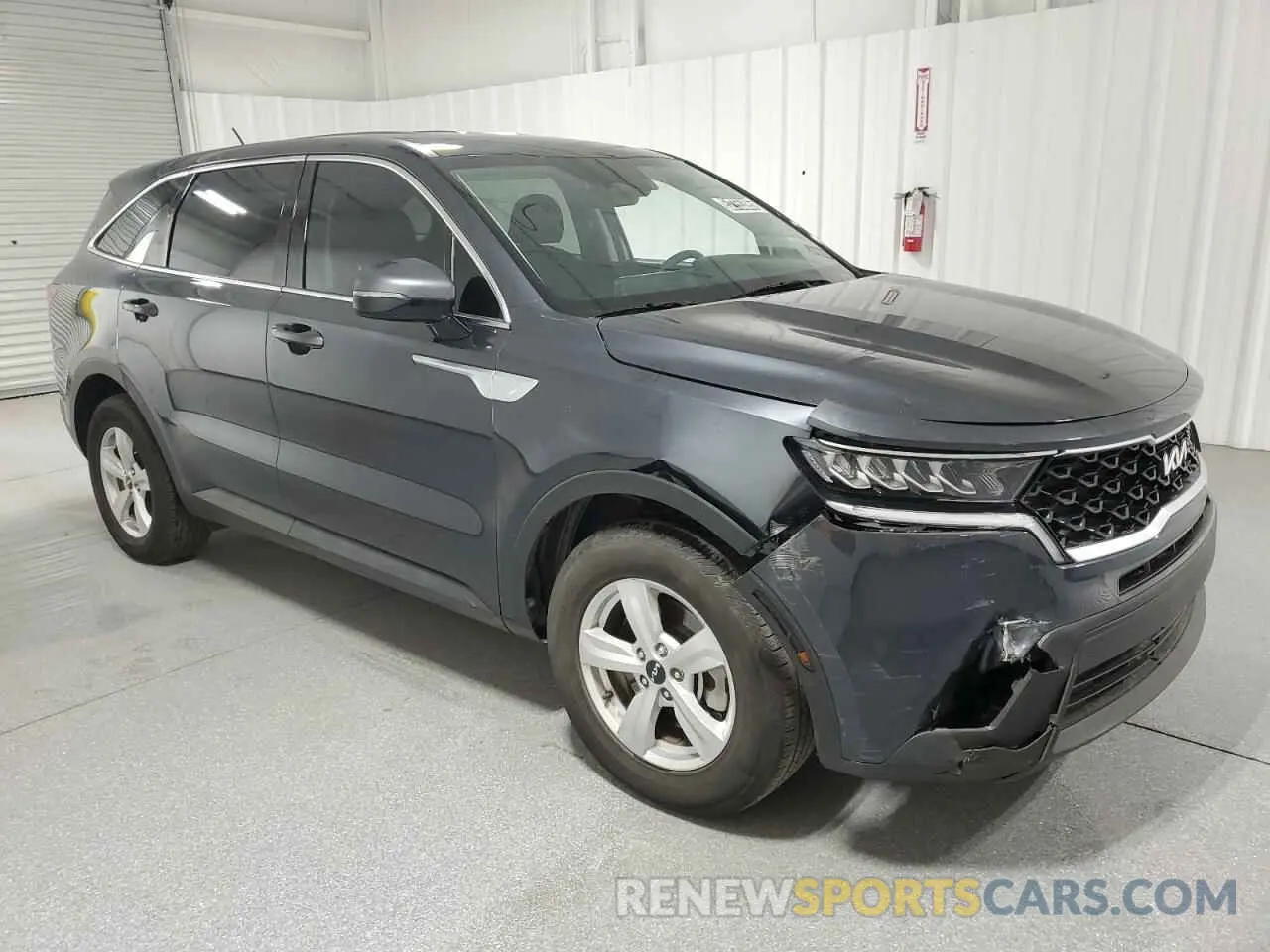 4 Photograph of a damaged car 5XYRG4LC8PG251014 KIA SORENTO 2023