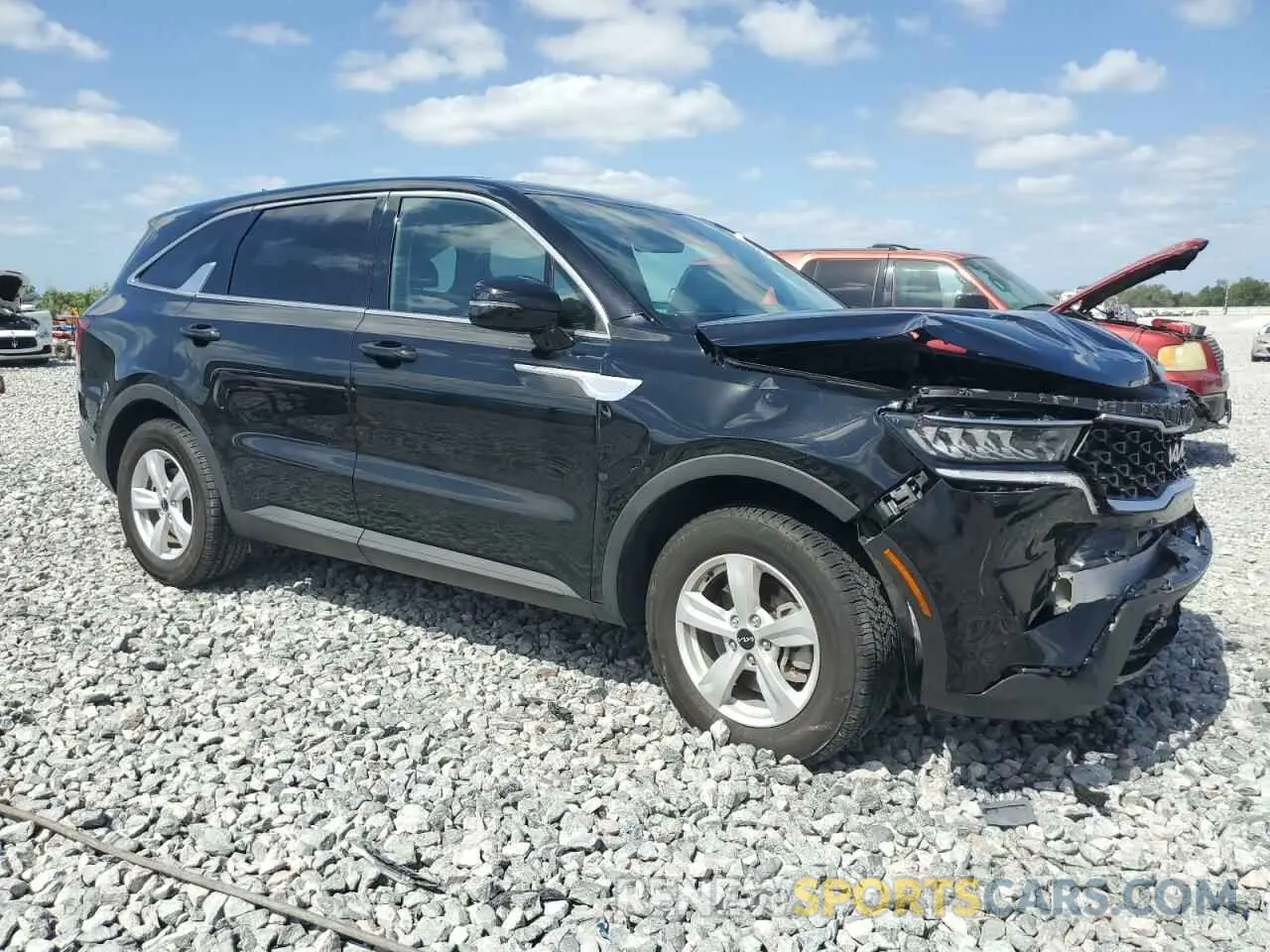 4 Photograph of a damaged car 5XYRG4LCXPG185856 KIA SORENTO 2023
