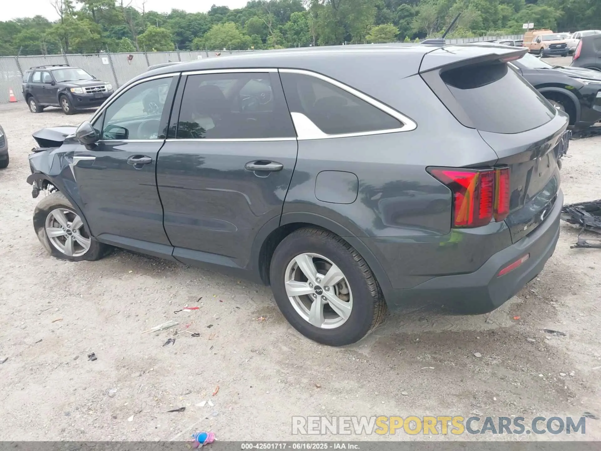 3 Photograph of a damaged car 5XYRG4LCXPG228639 KIA SORENTO 2023