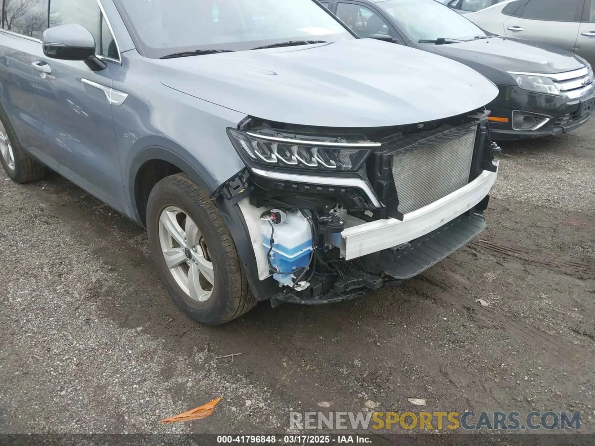 17 Photograph of a damaged car 5XYRGDLC1PG172140 KIA SORENTO 2023