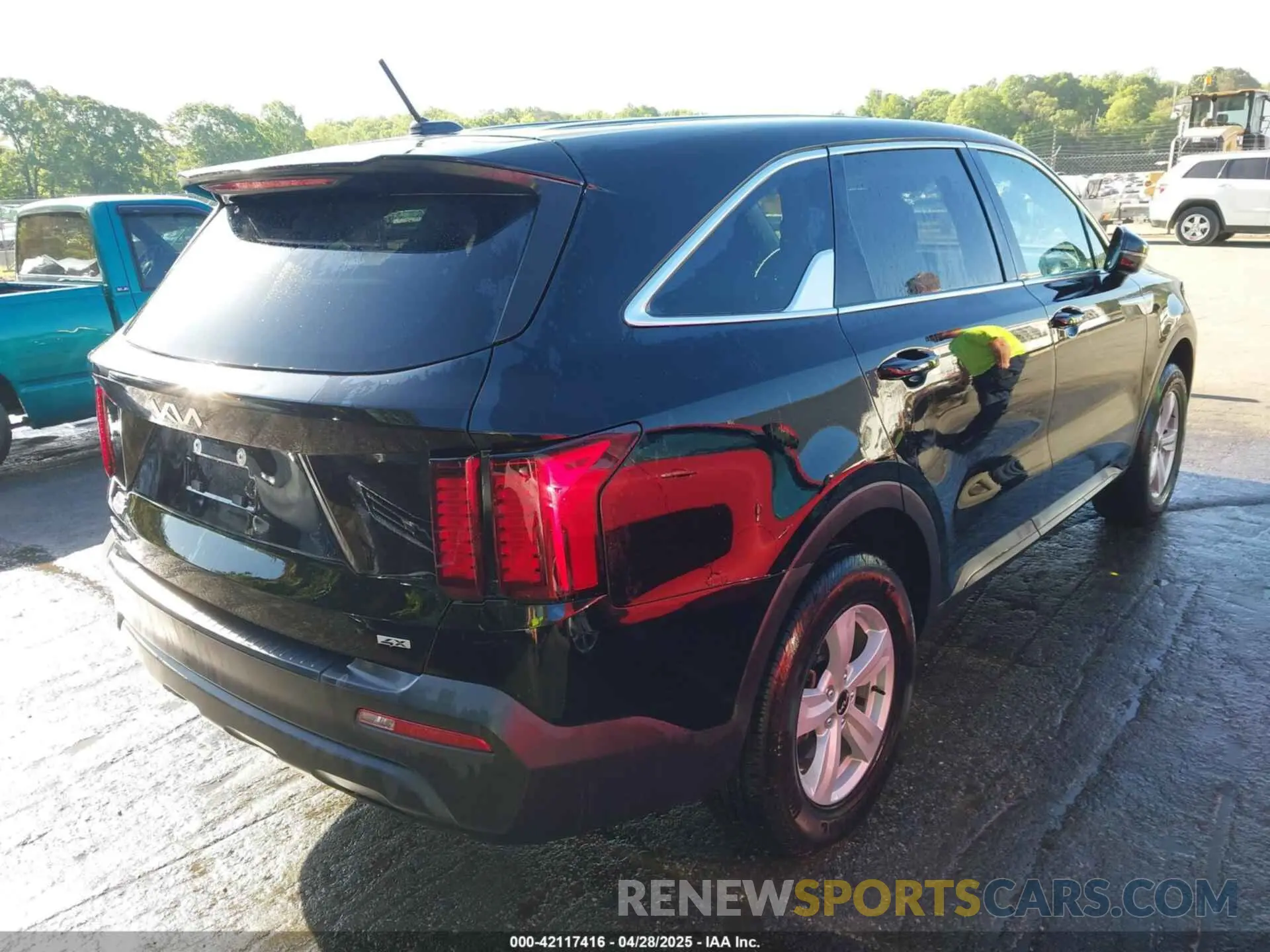 4 Photograph of a damaged car 5XYRGDLC3PG209429 KIA SORENTO 2023