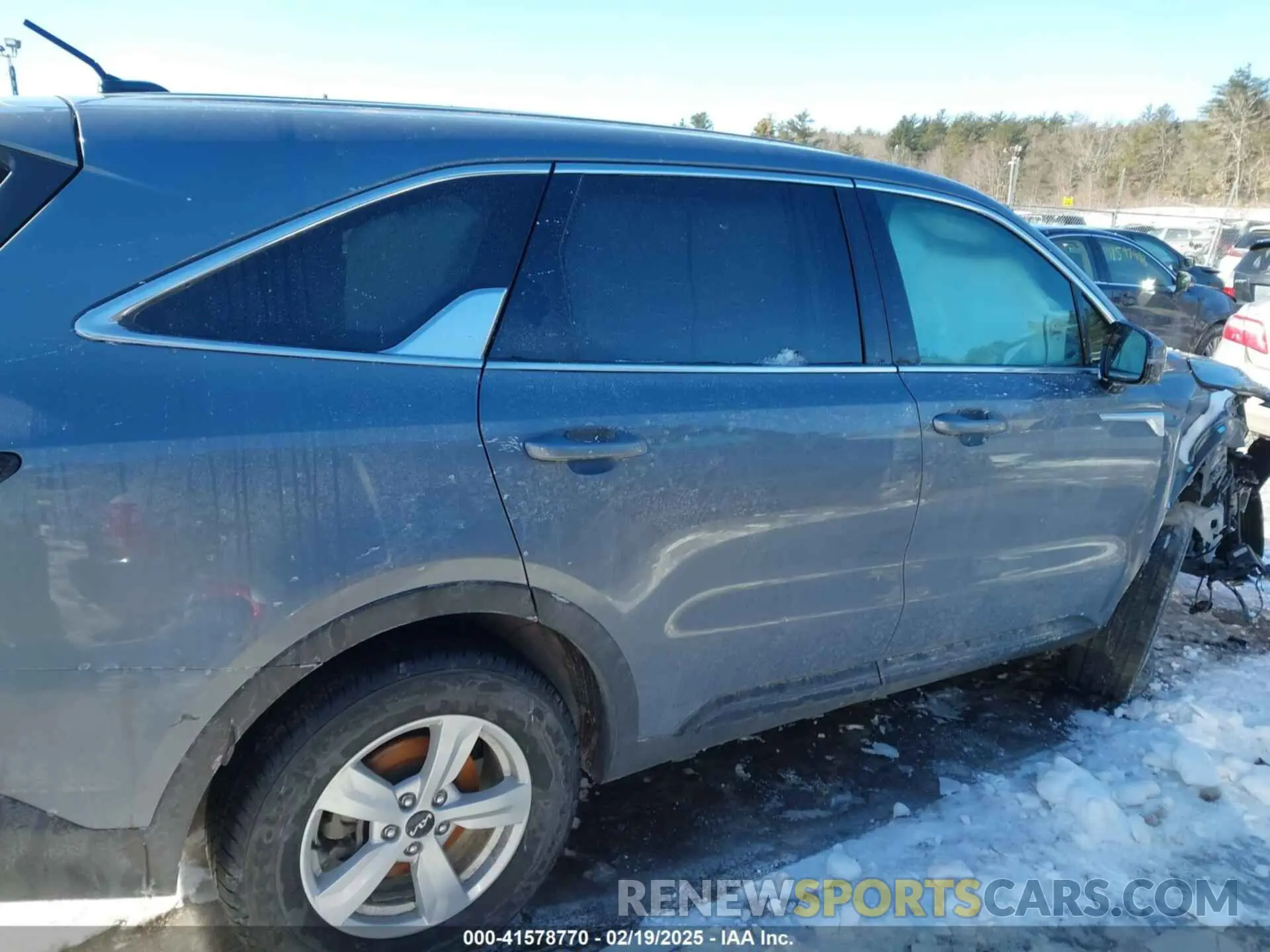 13 Photograph of a damaged car 5XYRGDLC8PG211550 KIA SORENTO 2023