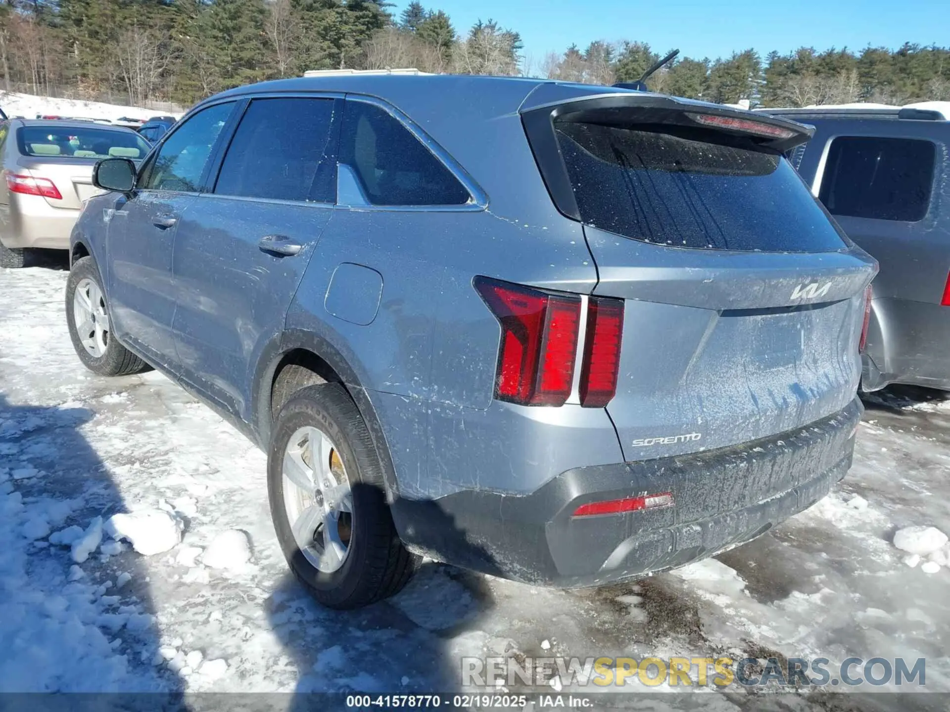 3 Photograph of a damaged car 5XYRGDLC8PG211550 KIA SORENTO 2023