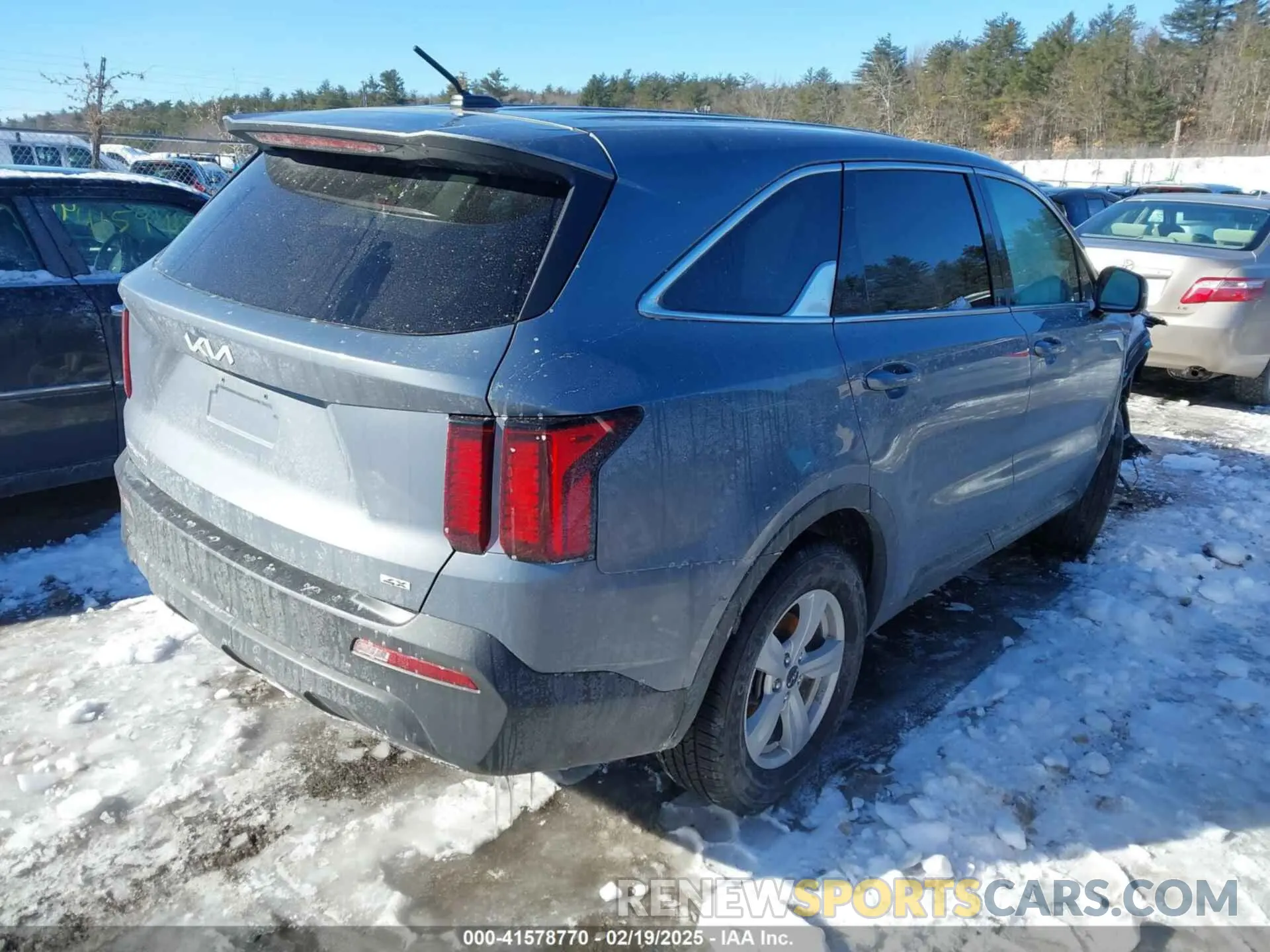 4 Photograph of a damaged car 5XYRGDLC8PG211550 KIA SORENTO 2023