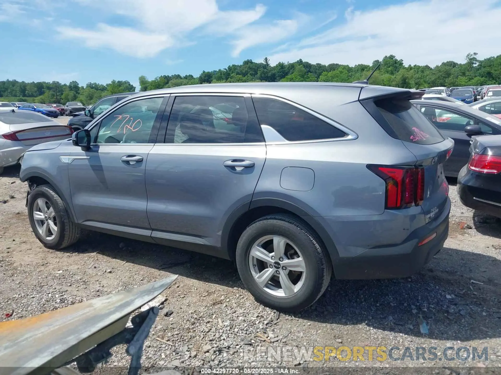 14 Photograph of a damaged car 5XYRGDLC9PG240958 KIA SORENTO 2023