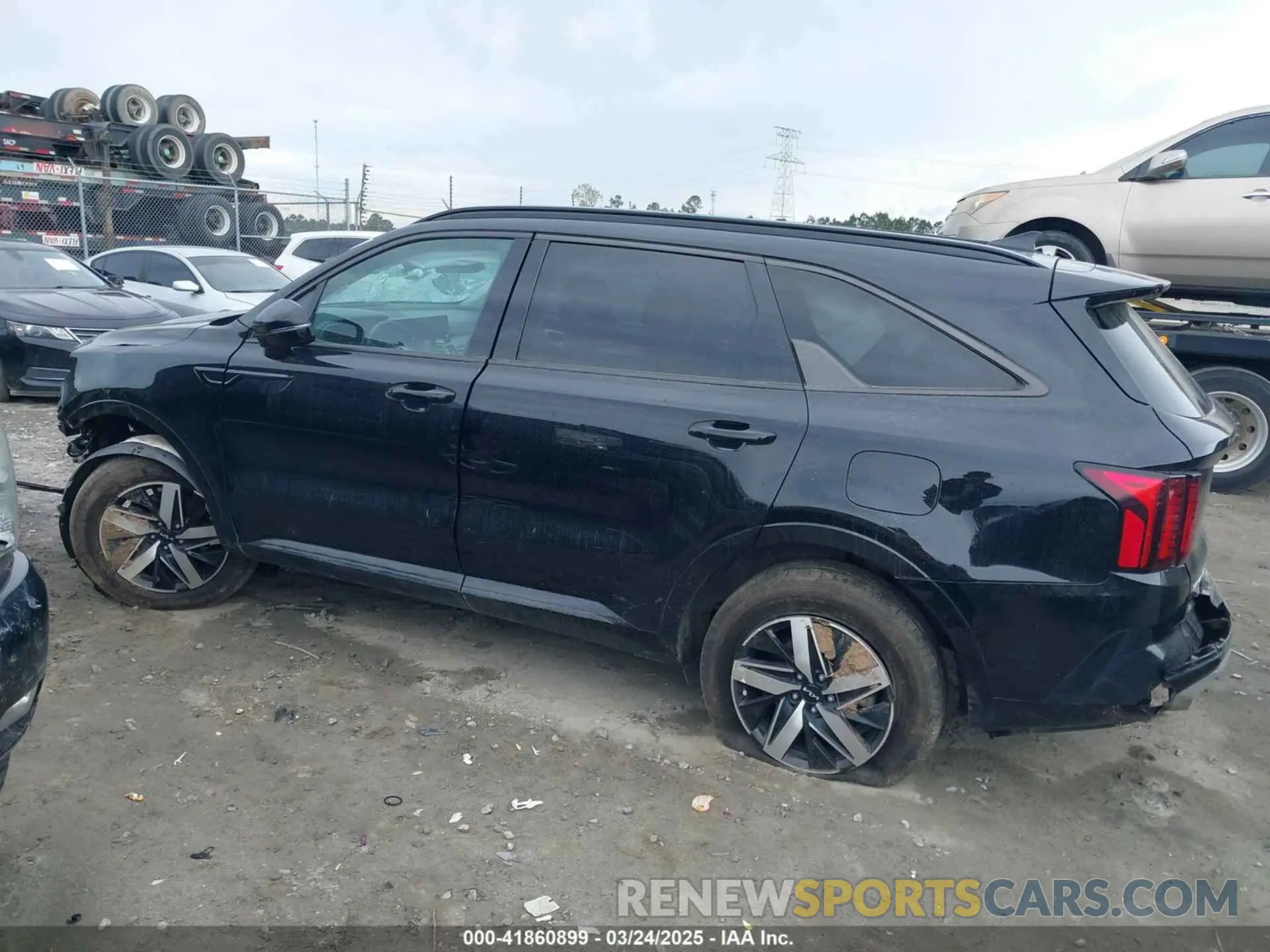 14 Photograph of a damaged car 5XYRH4LF4PG181146 KIA SORENTO 2023