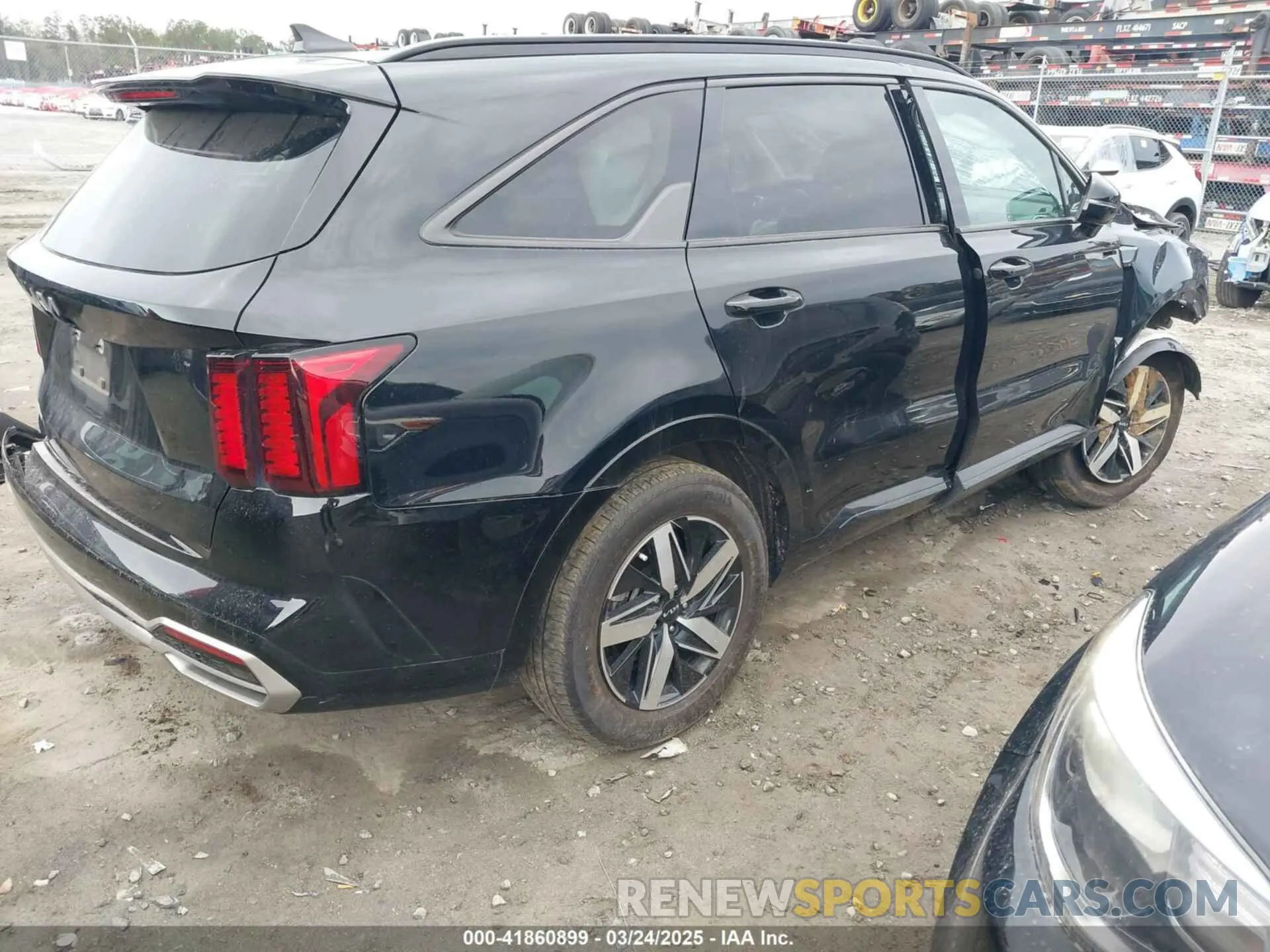 4 Photograph of a damaged car 5XYRH4LF4PG181146 KIA SORENTO 2023
