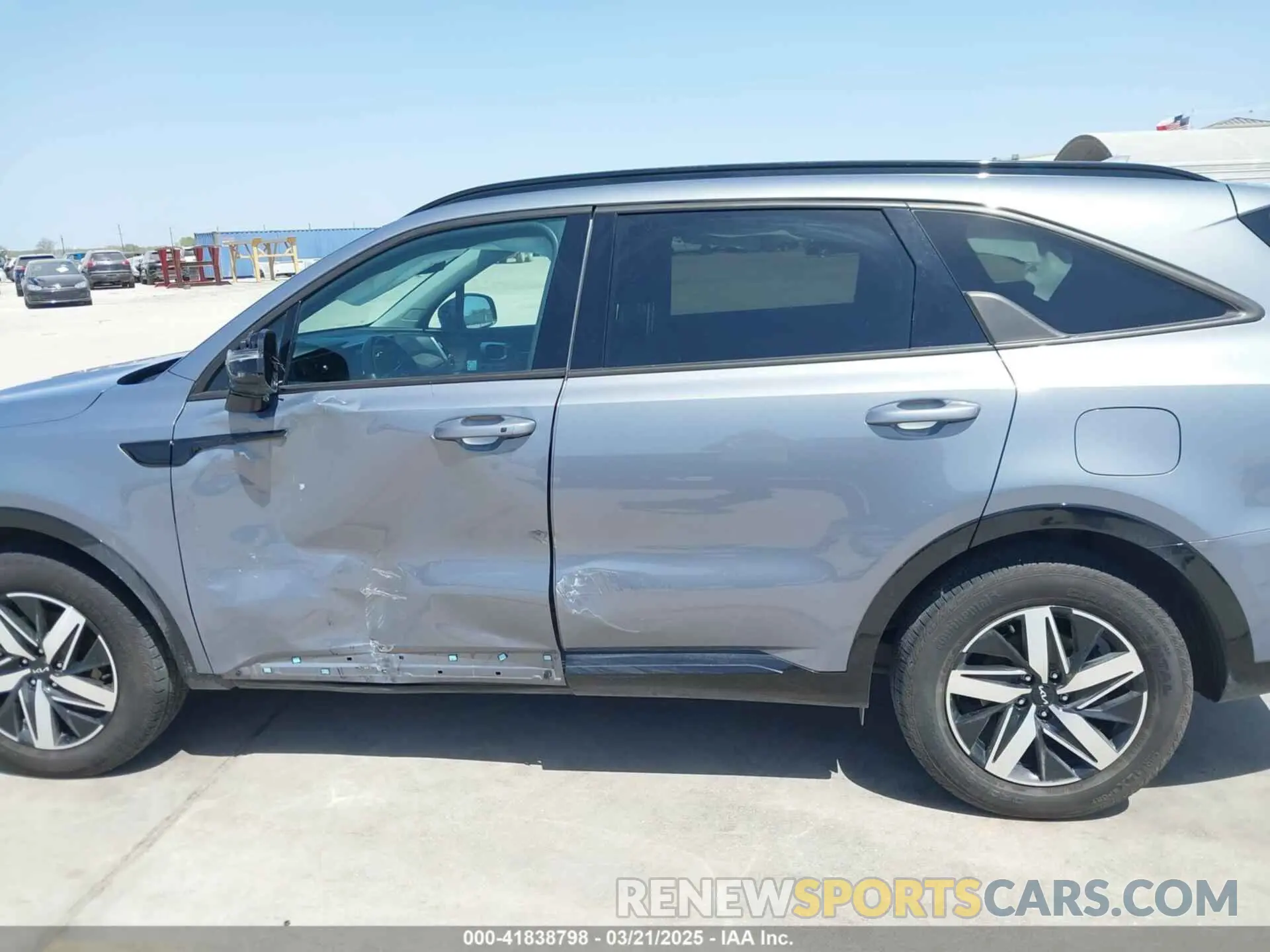 15 Photograph of a damaged car 5XYRH4LF4PG201251 KIA SORENTO 2023
