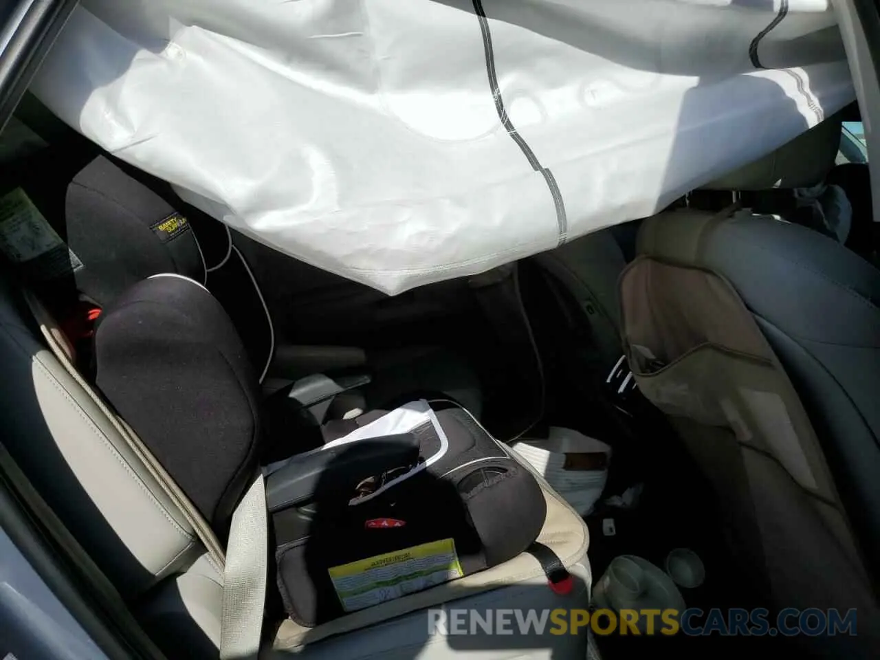 11 Photograph of a damaged car 5XYRH4LF6PG172111 KIA SORENTO 2023