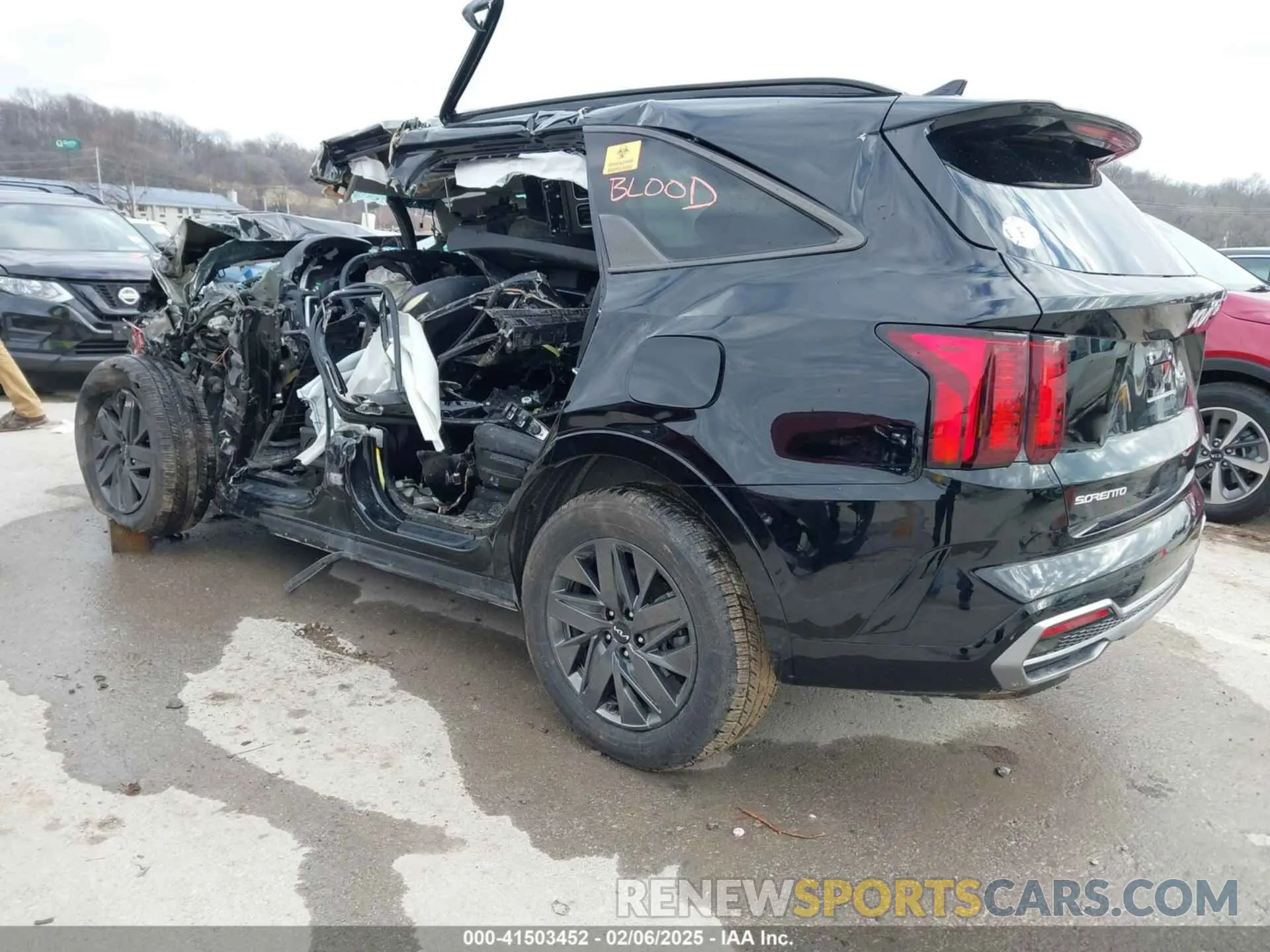 3 Photograph of a damaged car 5XYRH4LFXPG189333 KIA SORENTO 2023