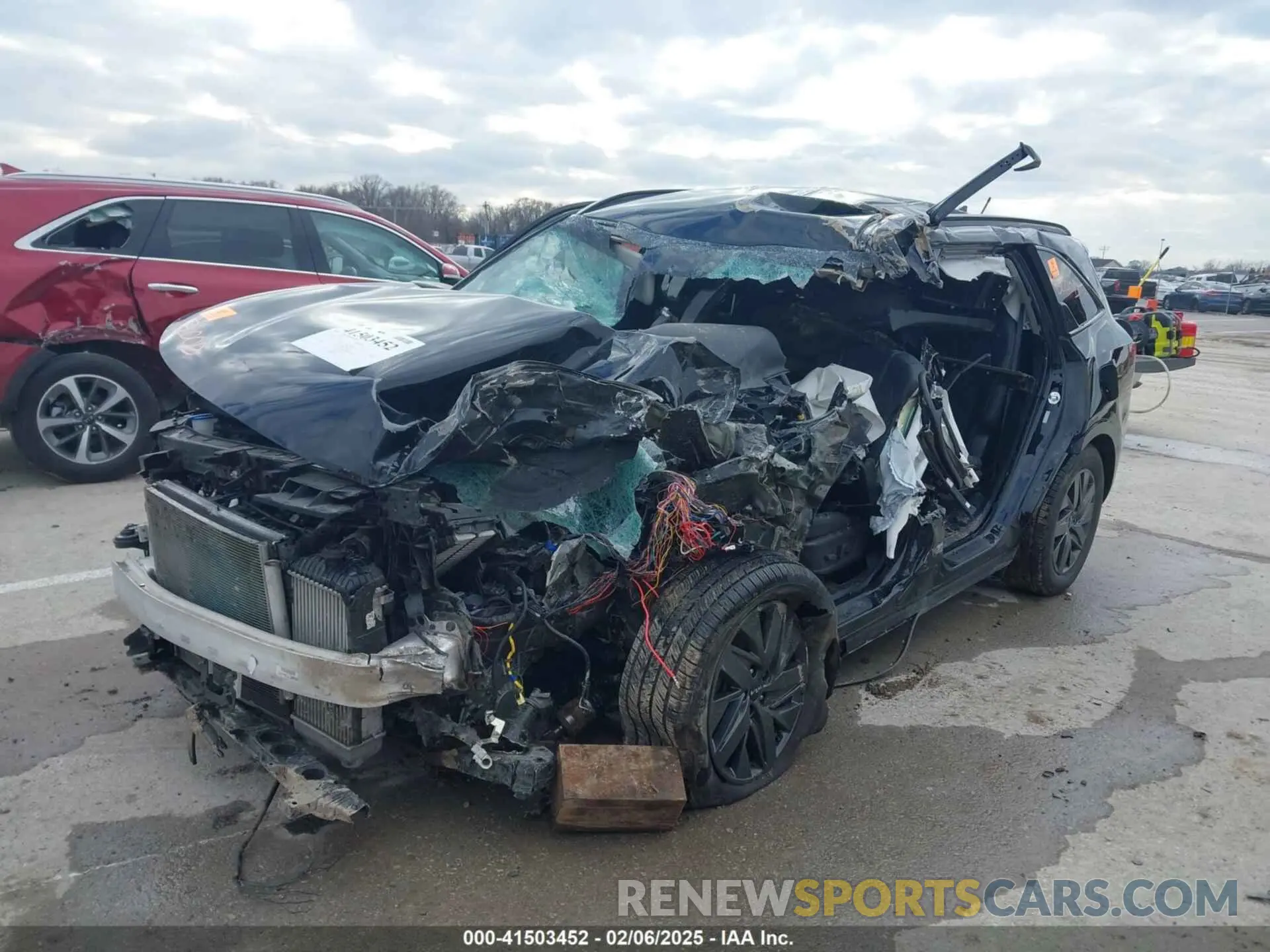 6 Photograph of a damaged car 5XYRH4LFXPG189333 KIA SORENTO 2023